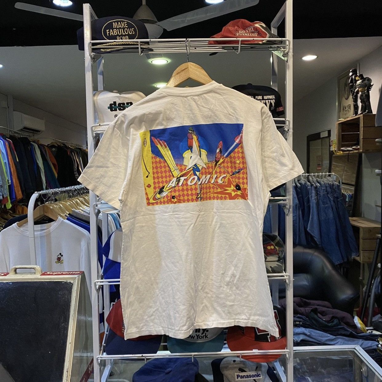 Atomic Vintage 90s Atomic Age Graphic Tee – Retro Kitsch Rocket Art Size US L / EU 52-54 / 3 - 1 Thumbnail