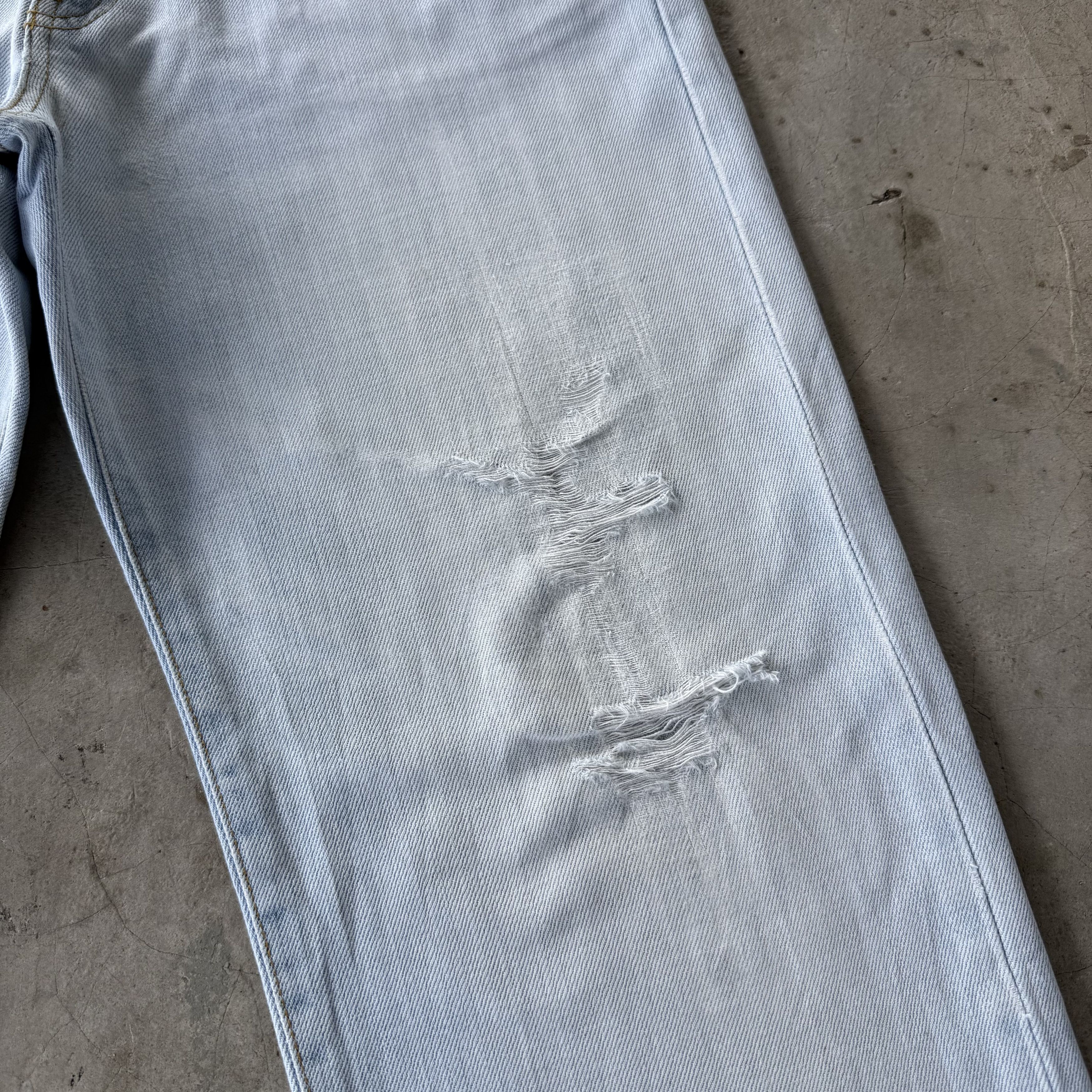 Japanese Brand W35x30 Vintage Japanese Light Wash Blue Ripped Denim Jean. Size US 35 - 5 Thumbnail
