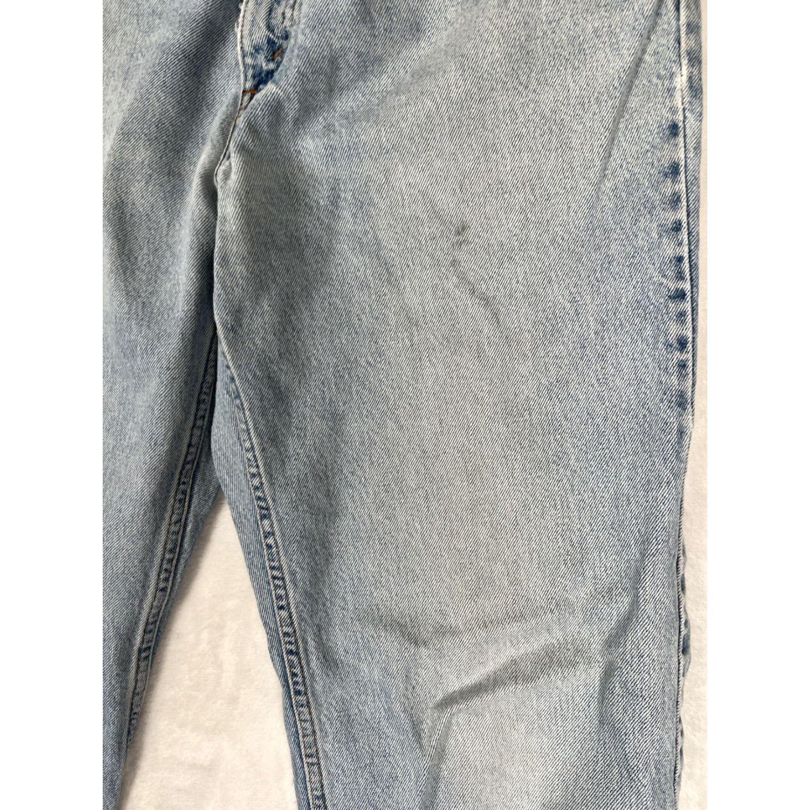 Levi's VINTAGE Levi's Jeans Mens 36x34 Blue Light Wash Relaxed Straight Leg Denim Mexico Size US 36 / EU 52 - 4 Thumbnail