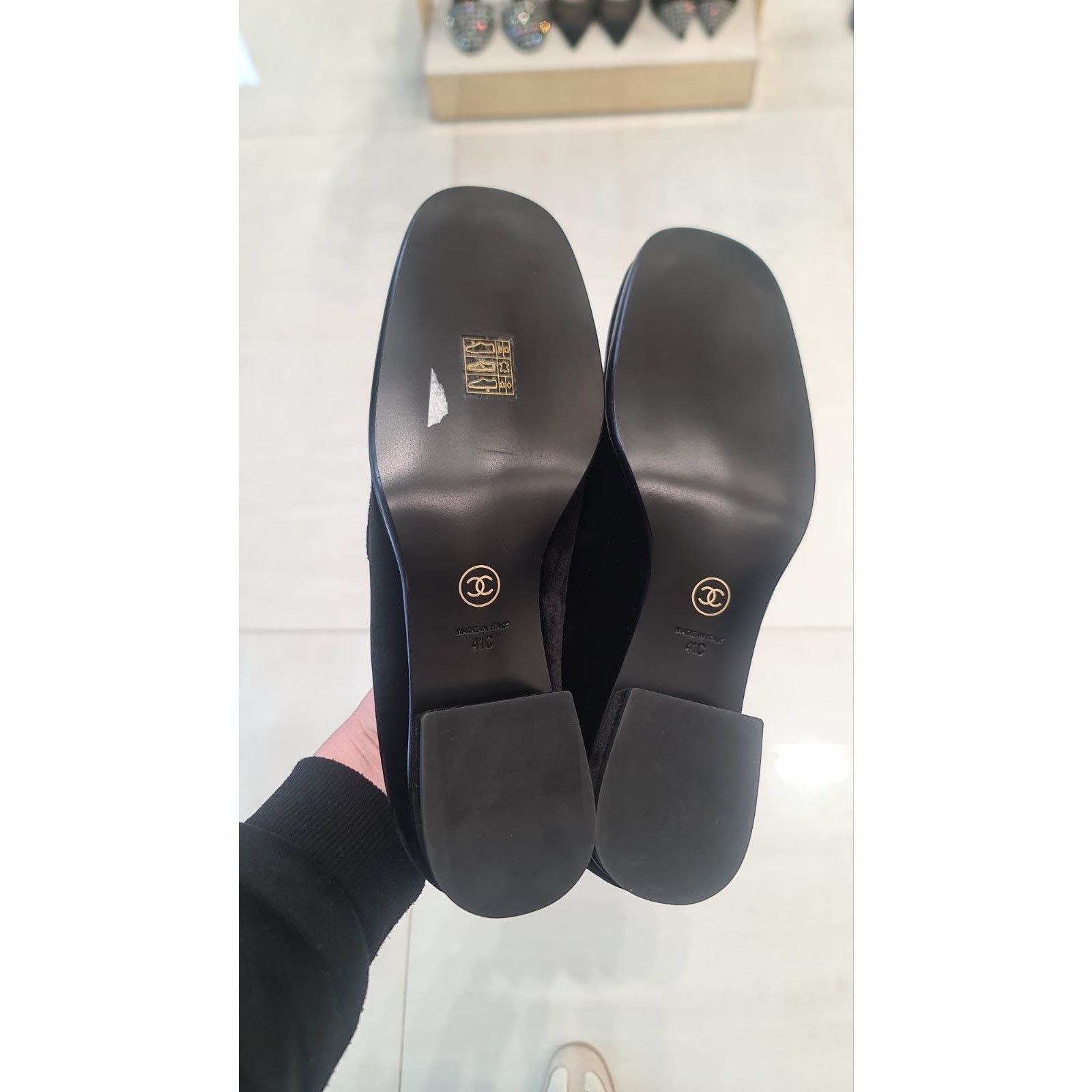 Chanel NWOB Chanel Black Suede Loafers Sz.41 Size US 11 / IT 41 - 5 Thumbnail