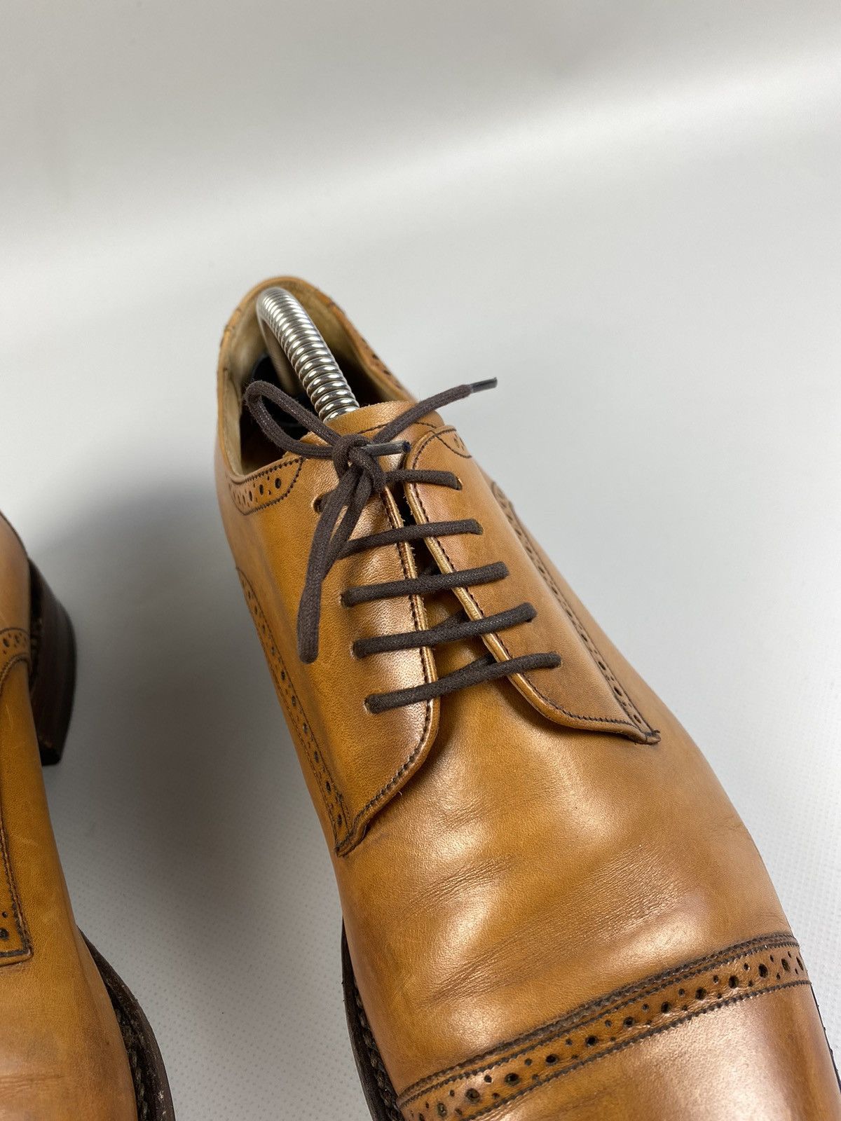 Loake Loake Guilhall men’s leather Oxford formal shoes Size US 9.5 / EU 42-43 - 8 Thumbnail