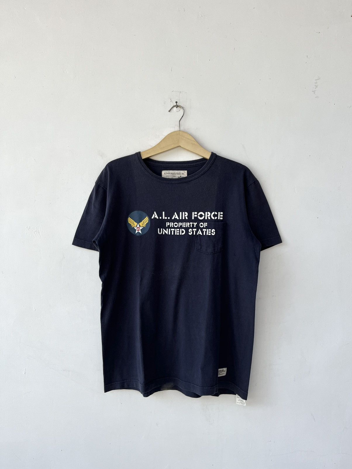 Alpha Industries × Vintage Vintage Alpha Industries US Air Force T—Shirt Size US XL / EU 56 / 4 - 1 Thumbnail