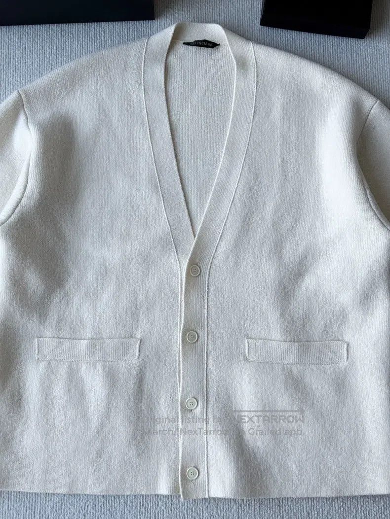 Balenciaga Balenciaga White wool knitted cardigan Size US M / EU 48-50 / 2 - 2 Thumbnail