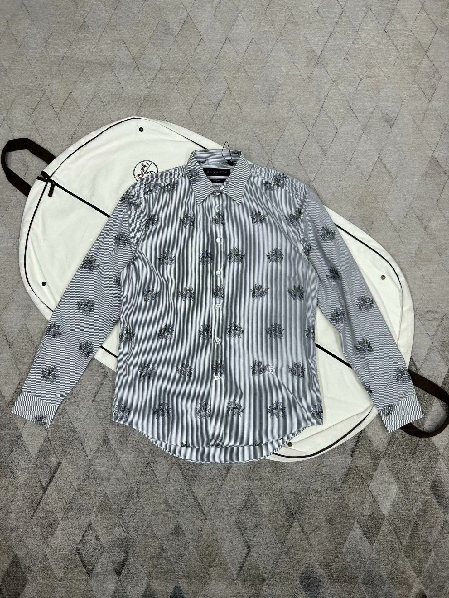 Louis Vuitton LV Spring Summer Floral Shirt Size US L / EU 52-54 / 3 - 1 Thumbnail