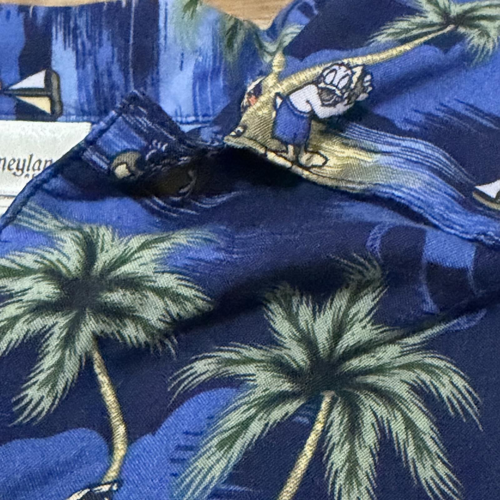 Disney Vintage Y2K Disney Hawaiian Disneyland Resort Rayon Shirt Size US M / EU 48-50 / 2 - 9 Thumbnail
