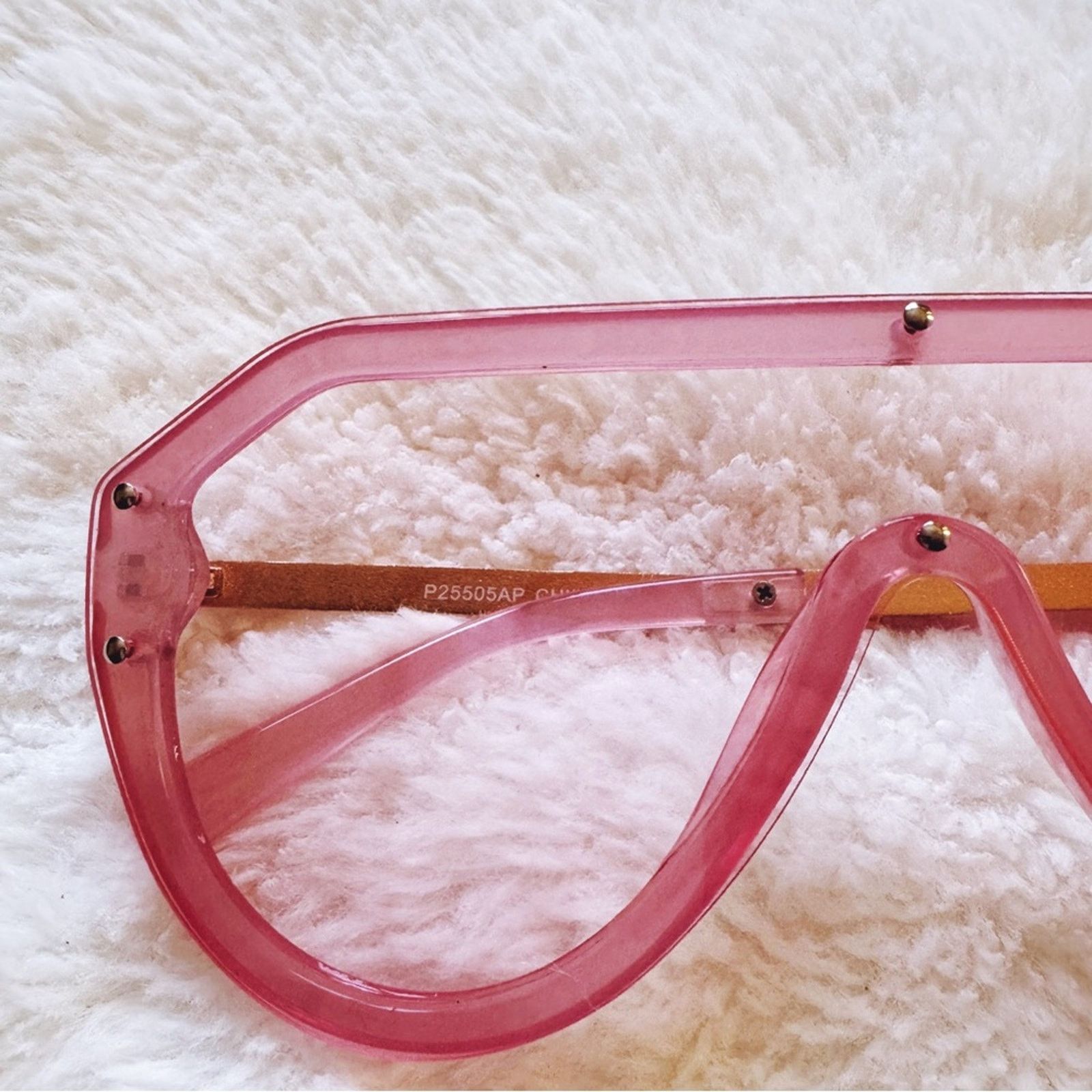 Other Clarissa Pink Oversized Sunglasses Size ONE SIZE - 3 Thumbnail