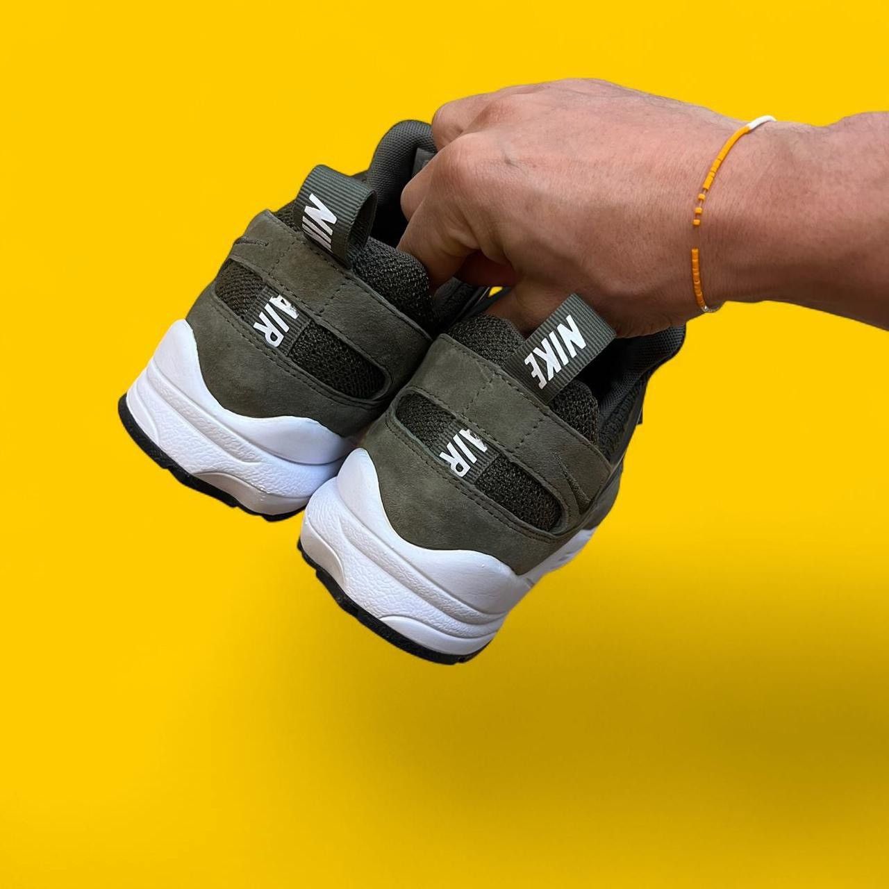 Nike Size? X Nike Air Huarache Light Olive Size US 9.5 / EU 42-43 - 4 Thumbnail