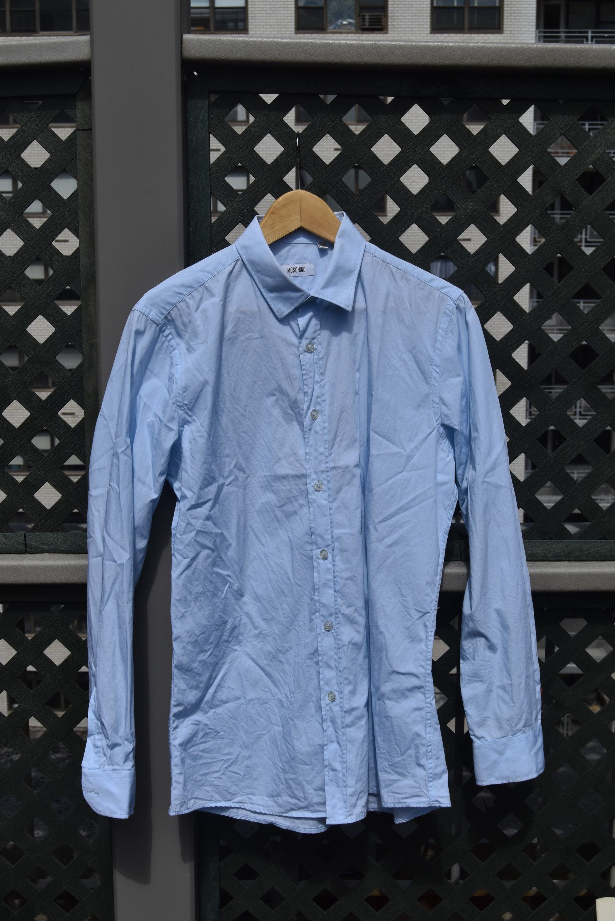Moschino Moschino heart embroidered logo light blue poplin shirt Size US M / EU 48-50 / 2 - 9 Thumbnail