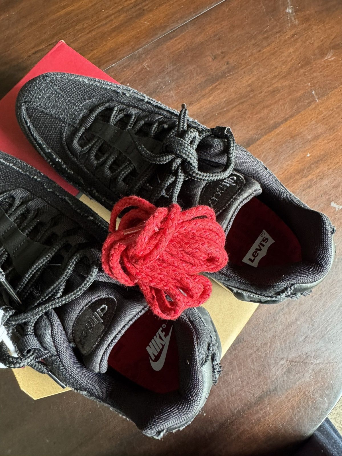 Levi's × Nike Levi's x Nike Air Max 95 OG Black Anthracite Denim Size US 10.5 / EU 43-44 - 6 Thumbnail