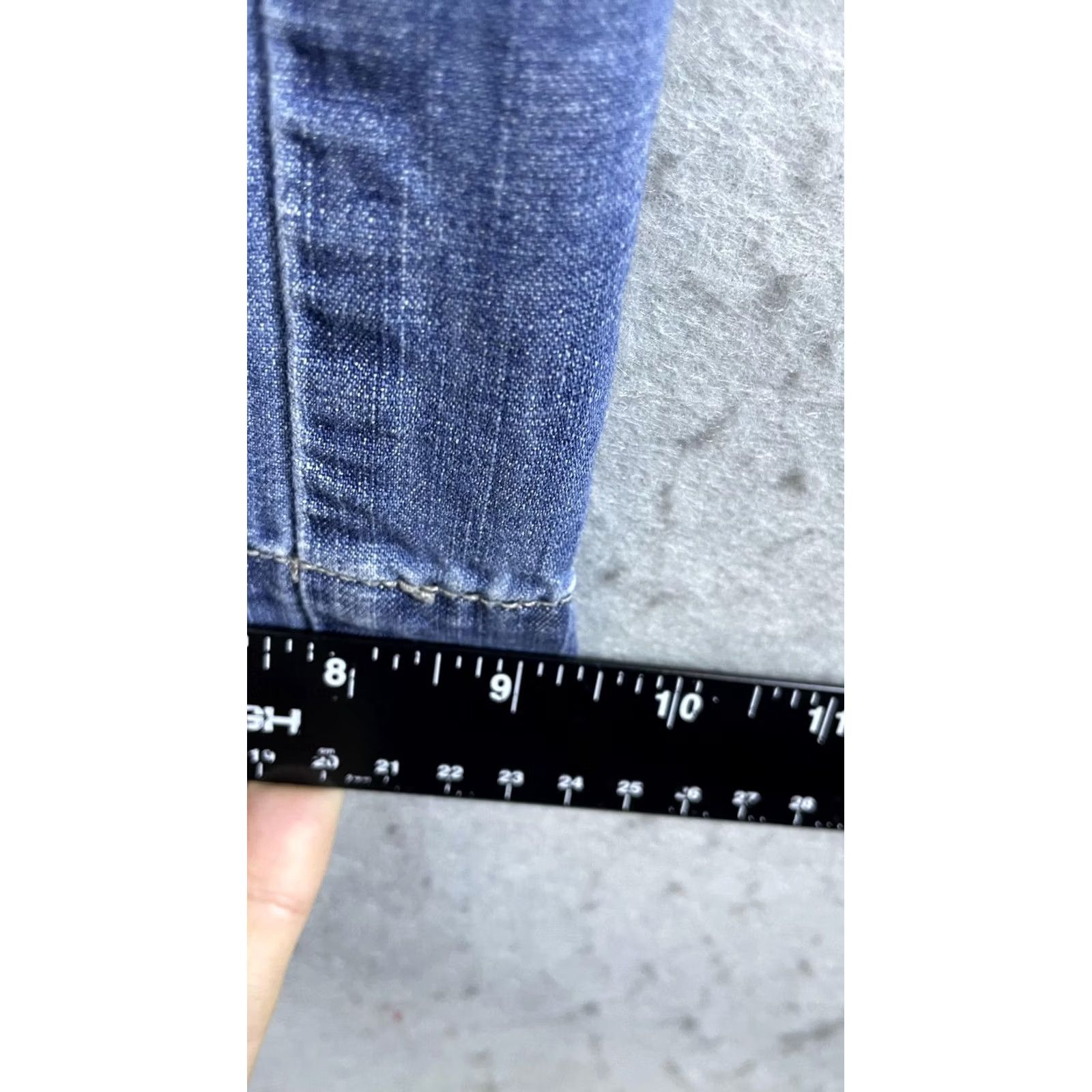 Old Navy Old Navy Womens Capri Pants Blue Denim Crop Just Below Waist Button Tab 6 Size 28" / US 6 / IT 42 - 5 Thumbnail