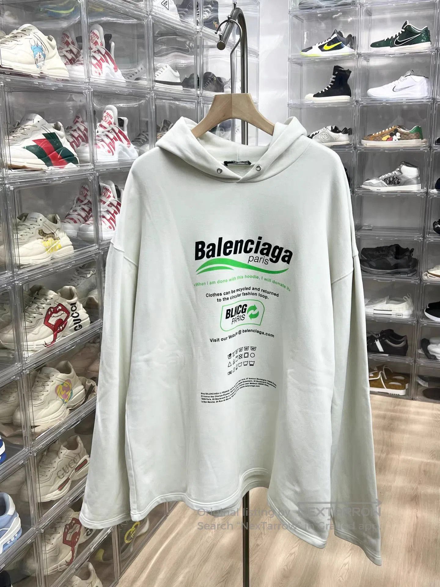 Balenciaga White Oversized Graphic Print Hoodie. Size US S / EU 44-46 / 1 - 1 Thumbnail