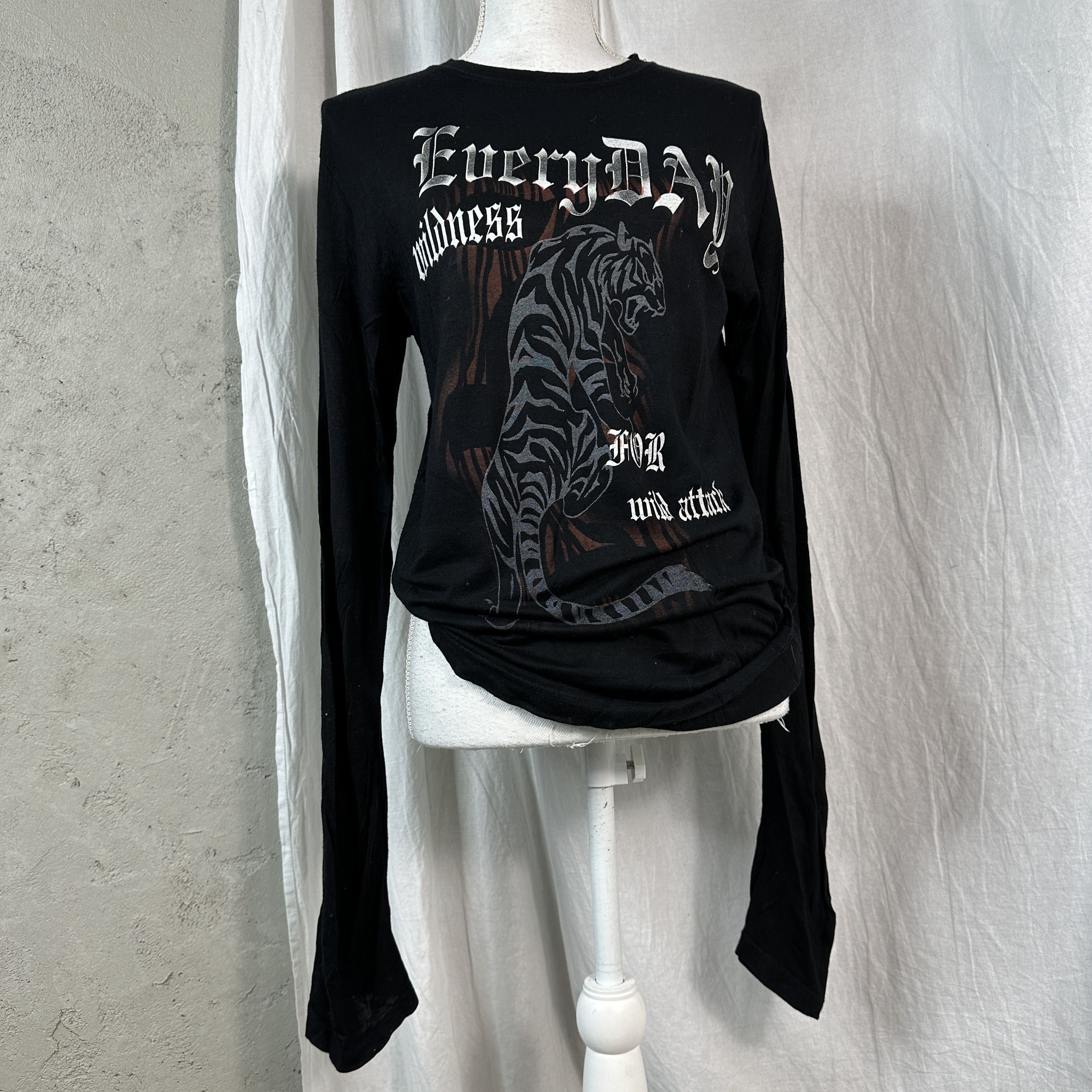 Vintage Longsleeve 00s Tiger Y2K Size US M / EU 48-50 / 2 - 4 Thumbnail