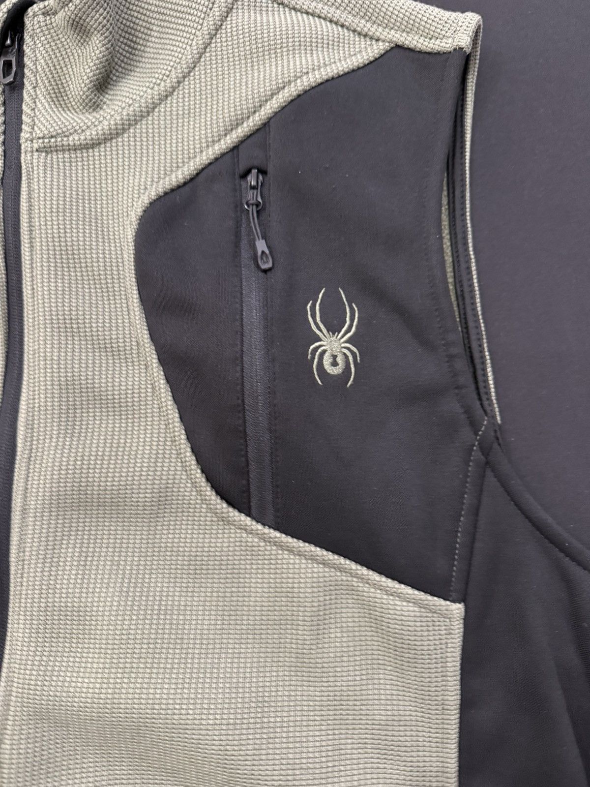 Spyder Spyder vest beige and black size medium Size US M / EU 48-50 / 2 - 2 Thumbnail