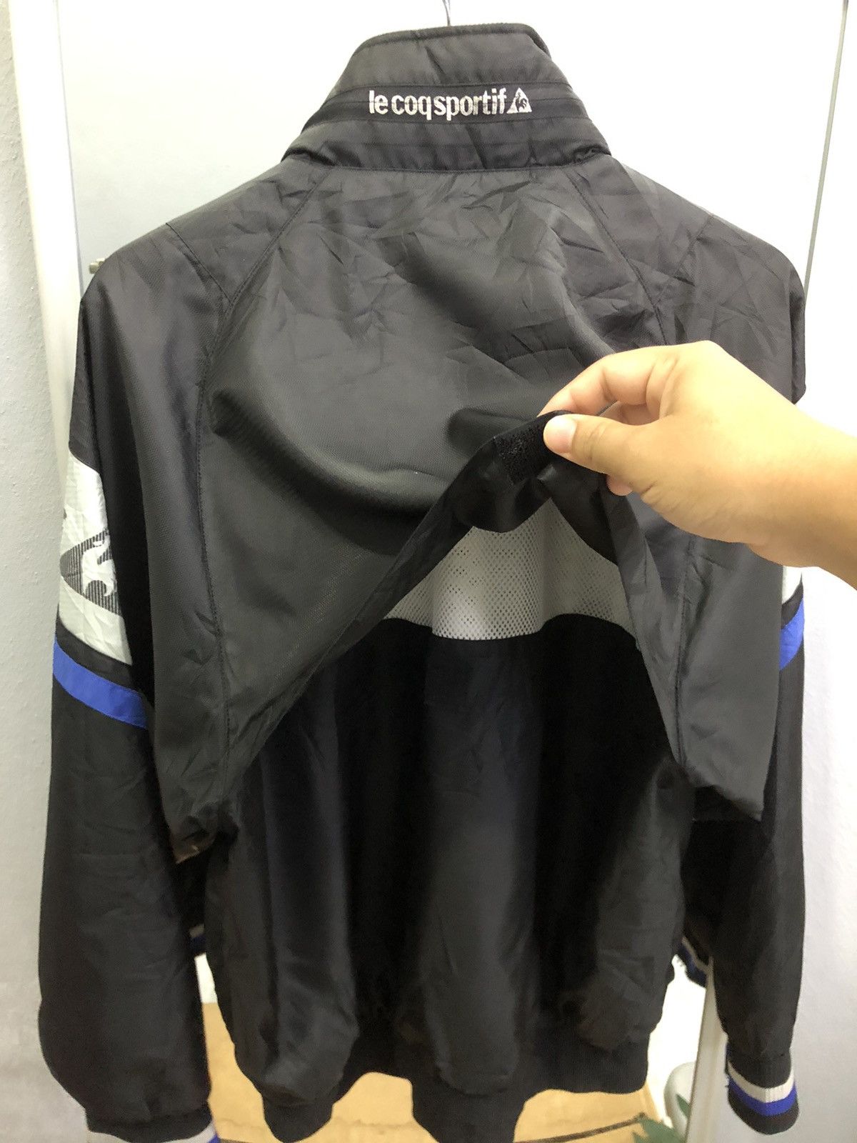 Le Coq Sportif Vintage 90s Le Coq Sportif Windbreaker Hidden Hood Size US L / EU 52-54 / 3 - 15 Thumbnail