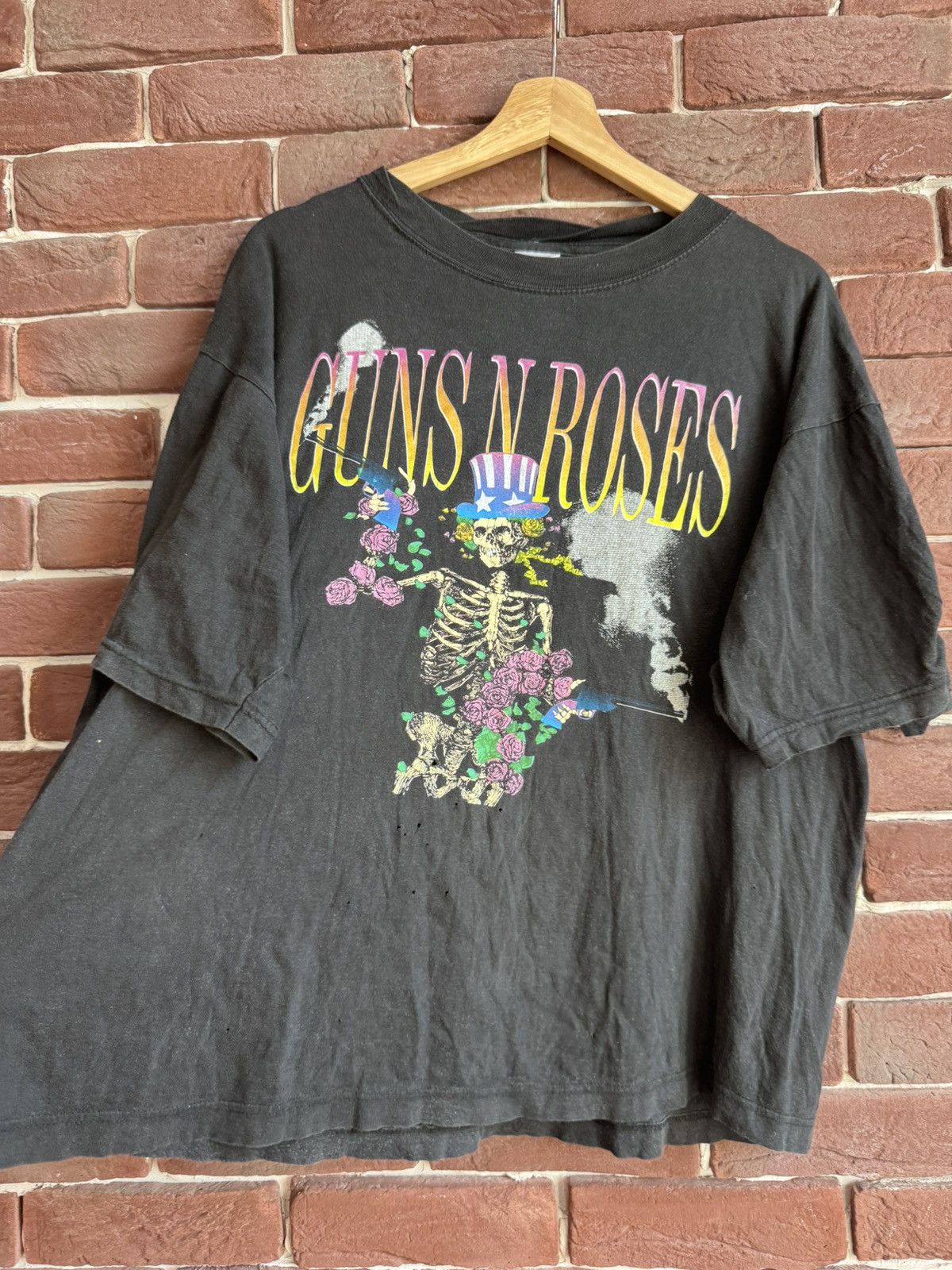 Band Tees Guns N Roses Vintage 90s Skeleron Rock Band Tee Grail Axl Size US L / EU 52-54 / 3 - 6 Thumbnail