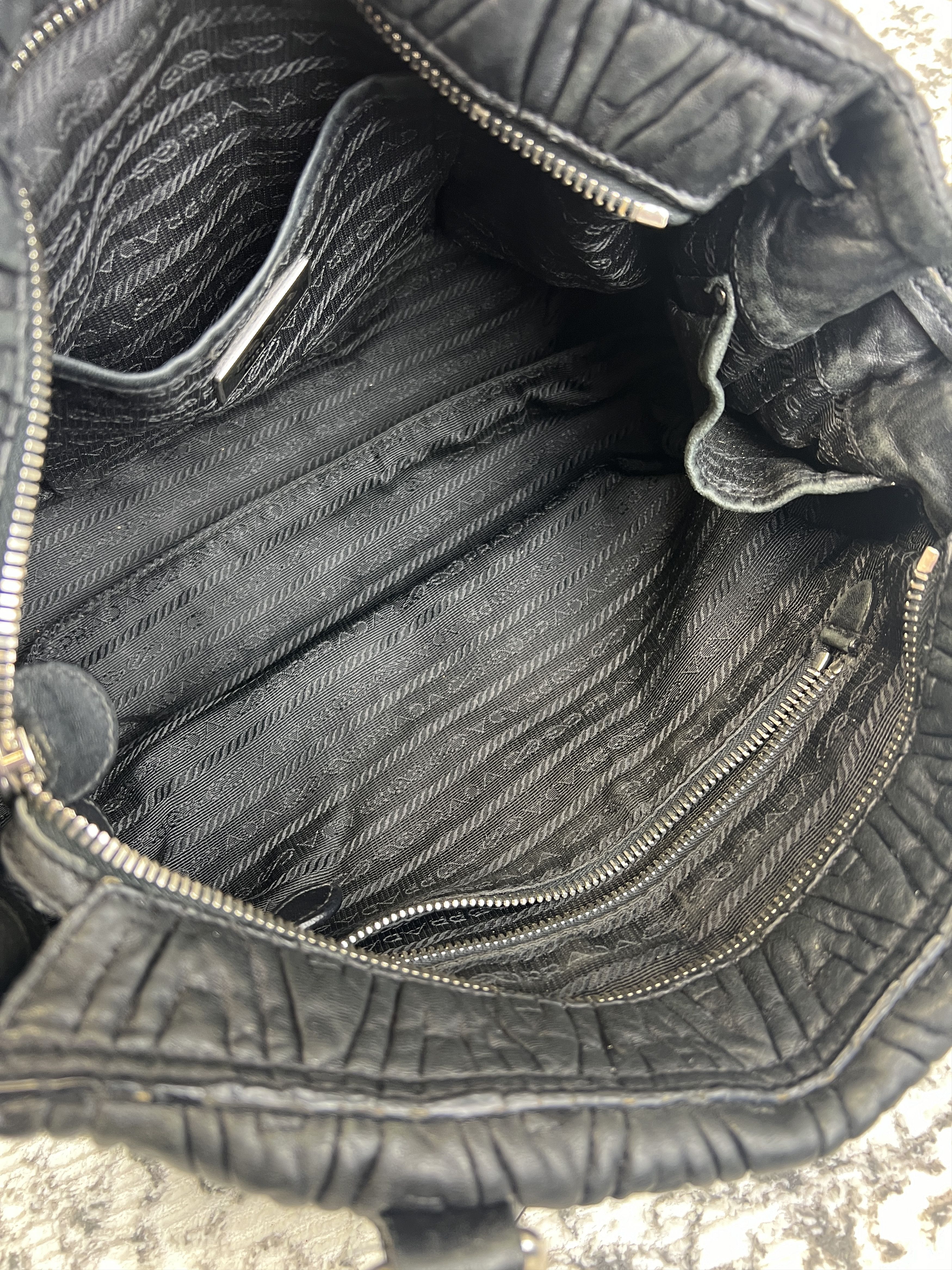 Prada Handbag Prada black leather Size ONE SIZE - 14 Thumbnail