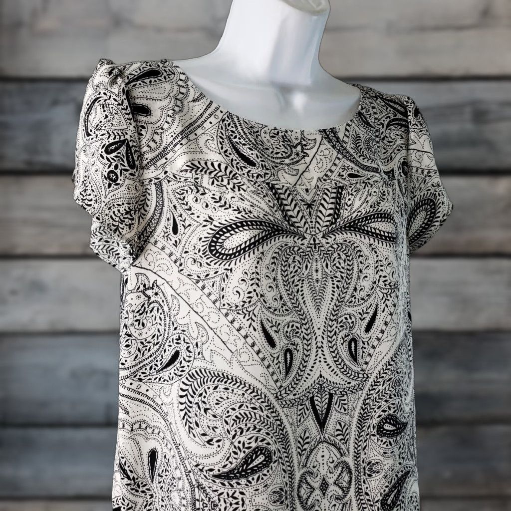 Ann Taylor Ann Taylor LOFT Blouse Womens XS Black White Paisley Short Sleeve Size XS / US 0-2 / IT 36-38 - 1 Thumbnail