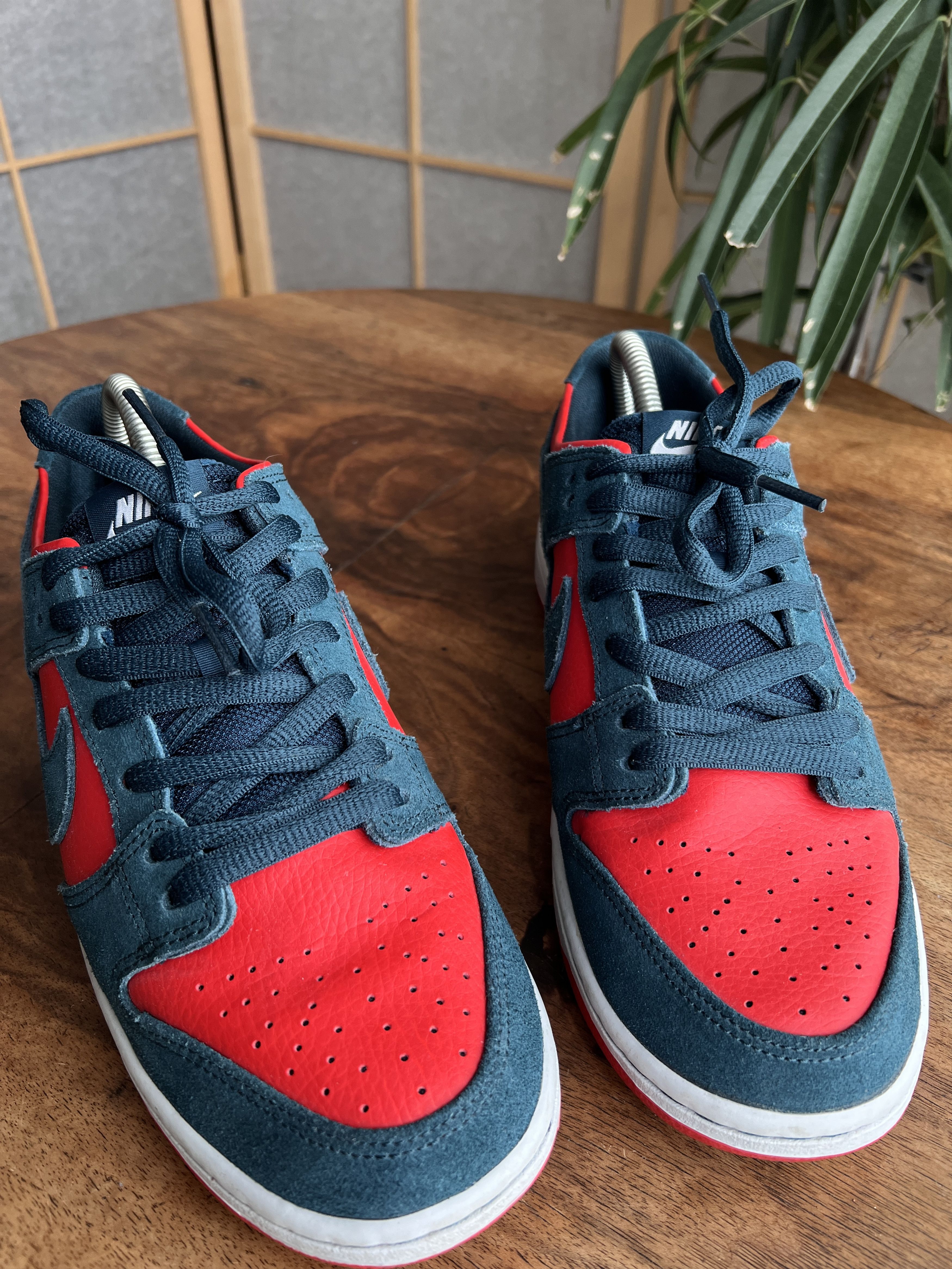 Nike SB Rare! Nike SB Zoom Dunk Low Reverse Shark sneakers shoes Size US 9 / EU 42 - 9 Thumbnail
