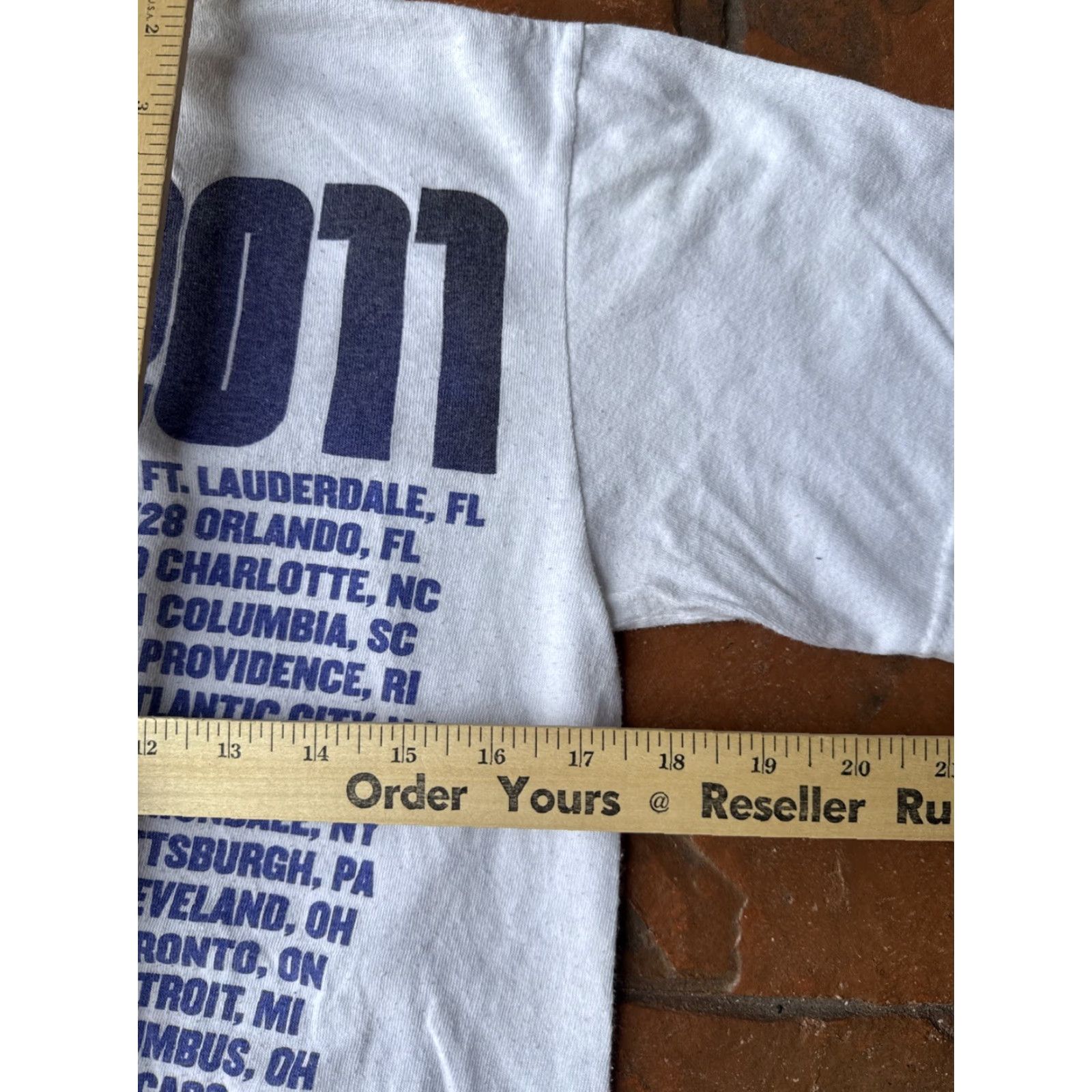 Anvil VINTAGE Usher OMG Concert Tour 2011 T-Shirt Small Shirt Mens White Cotton Graphic Print 2010-2019 Music OMG Profile Size US S / EU 44-46 / 1 - 6 Thumbnail