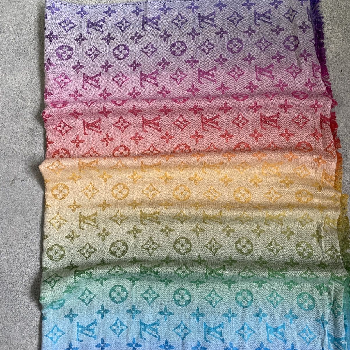 Louis Vuitton Louis Vuitton Scarf LV Monogram Wool Size ONE SIZE - 5 Thumbnail