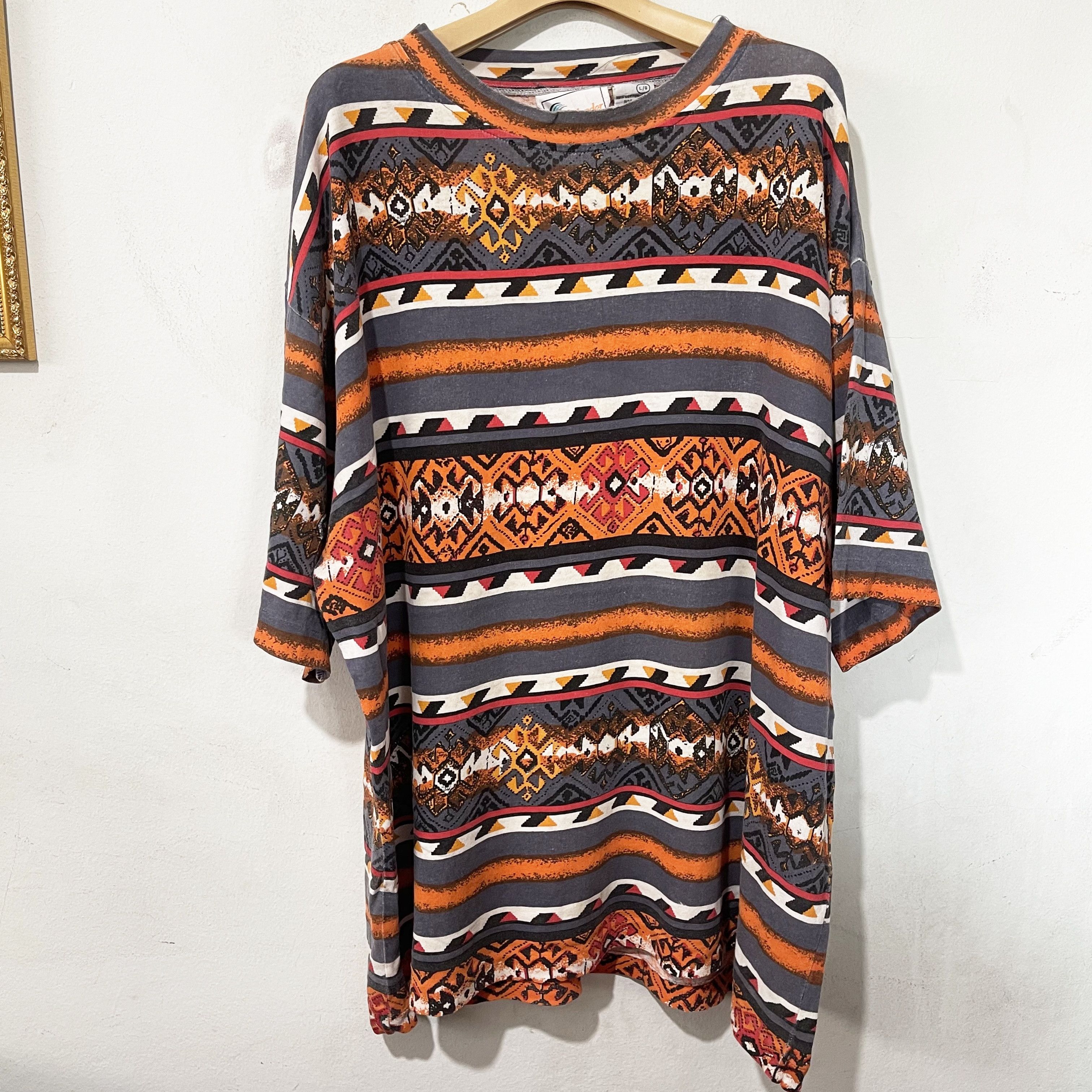 Vintage Vintage 90s Tribal Pattern T-Shirt Size US XXL / EU 58 / 5 - 1 Thumbnail