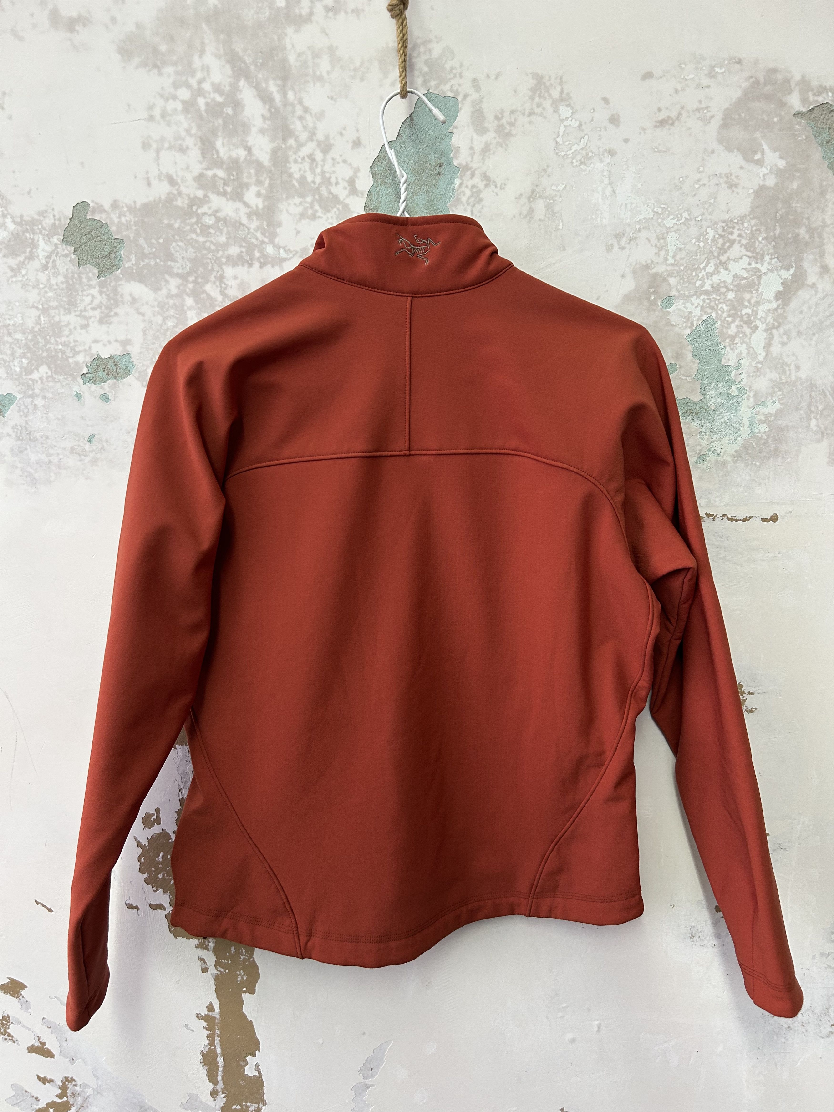 Arc'teryx Vintage Arcteryx Windbreaker Jacket Faded design rare Size S / US 4 / IT 40 - 5 Thumbnail