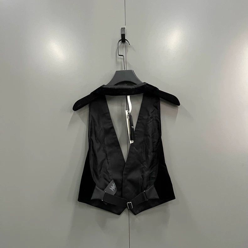 Saint Laurent Paris Saint Laurent Paris Saint Laurent Black Velvet Vest Size 3 Size US S / EU 44-46 / 1 - 2 Thumbnail