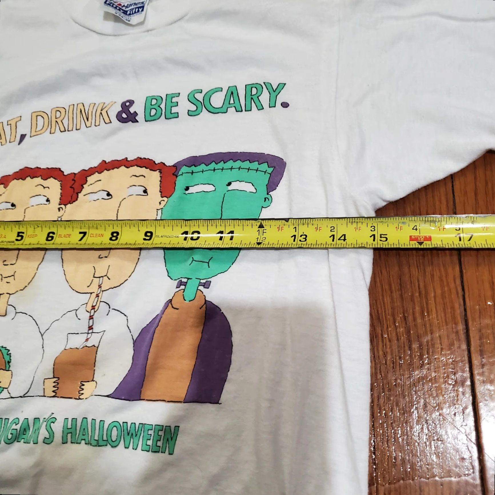 Hanes VINTAGE Bennigan's Halloween Shirt Mens Small White Eat Drink Be Scary Graphic Size US S / EU 44-46 / 1 - 5 Thumbnail
