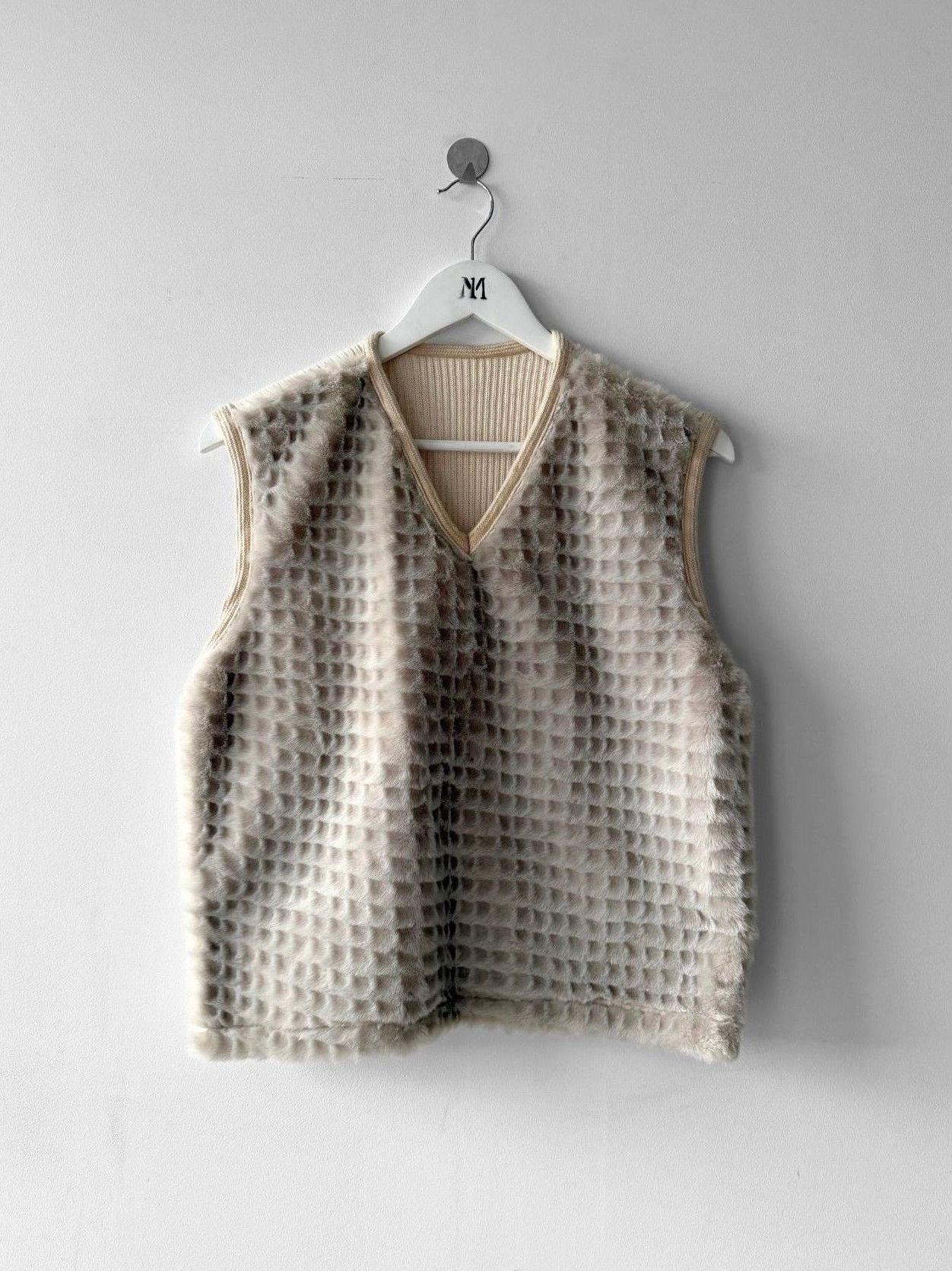 Dexter Wong DEXTER WONG 1990s FAUX FUR FRONT ZIPPED SIDE KNIT VEST Size S / US 4 / IT 40 - 1 Thumbnail