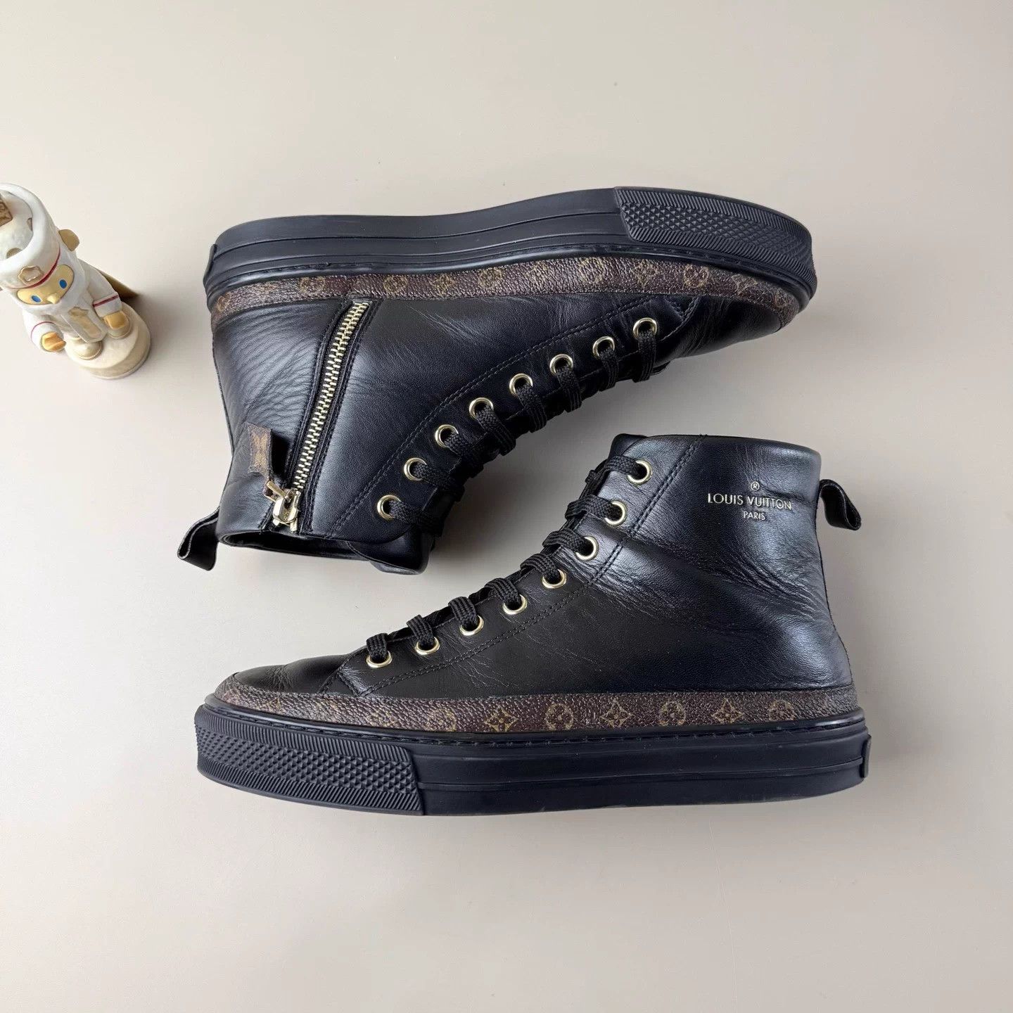 LV Monogram black and brown zipper sneakers 35 EU