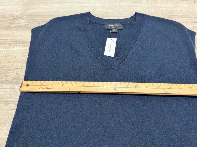 Banana Republic NWT Banana Republic Forever Round-Hem Sleeveless Sweater/Top Size XS / US 0-2 / IT 36-38 - 4 Thumbnail
