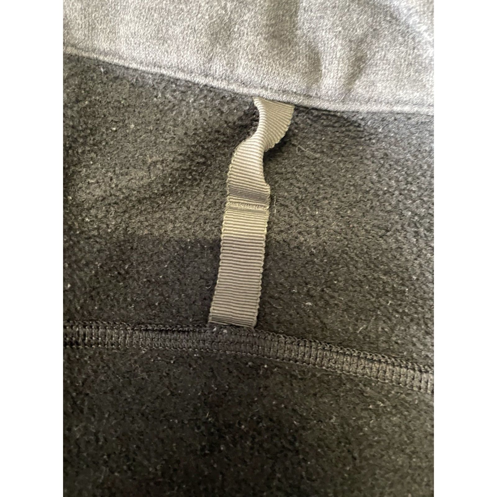 Lululemon Lululemon Jacket Womens Gray Athletic Size S Winter Turtle Neck Zip Up Basic Jacket Women Fans Size S / US 4 / IT 40 - 5 Thumbnail