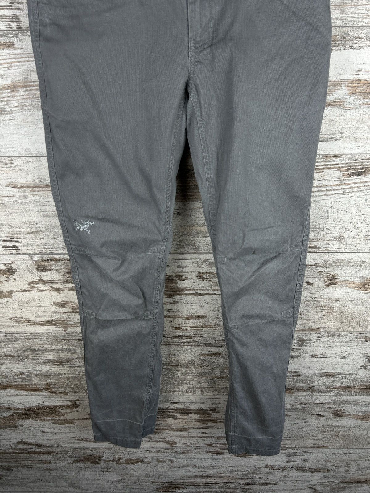 Arc'teryx Women’s Arcteryx Outdoor velvet pants corduroy cargo Size 28" / US 6 / IT 42 - 4 Thumbnail