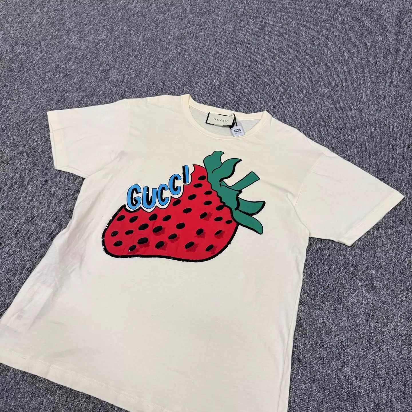Gucci Gucci Strawberry Sequin Trim SS T-shirt XXS Size US XXS / EU 40 - 3 Thumbnail