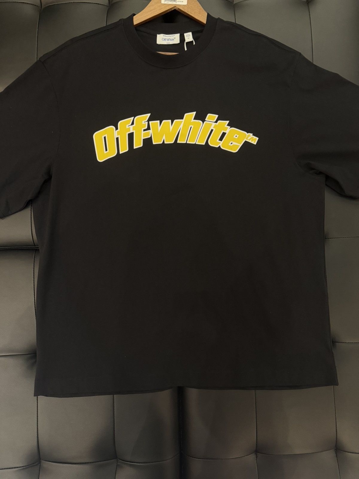 Off-White Size M - Off-White Classic Logo T-Shirt Black/Yellow Size US M / EU 48-50 / 2 - 1 Thumbnail