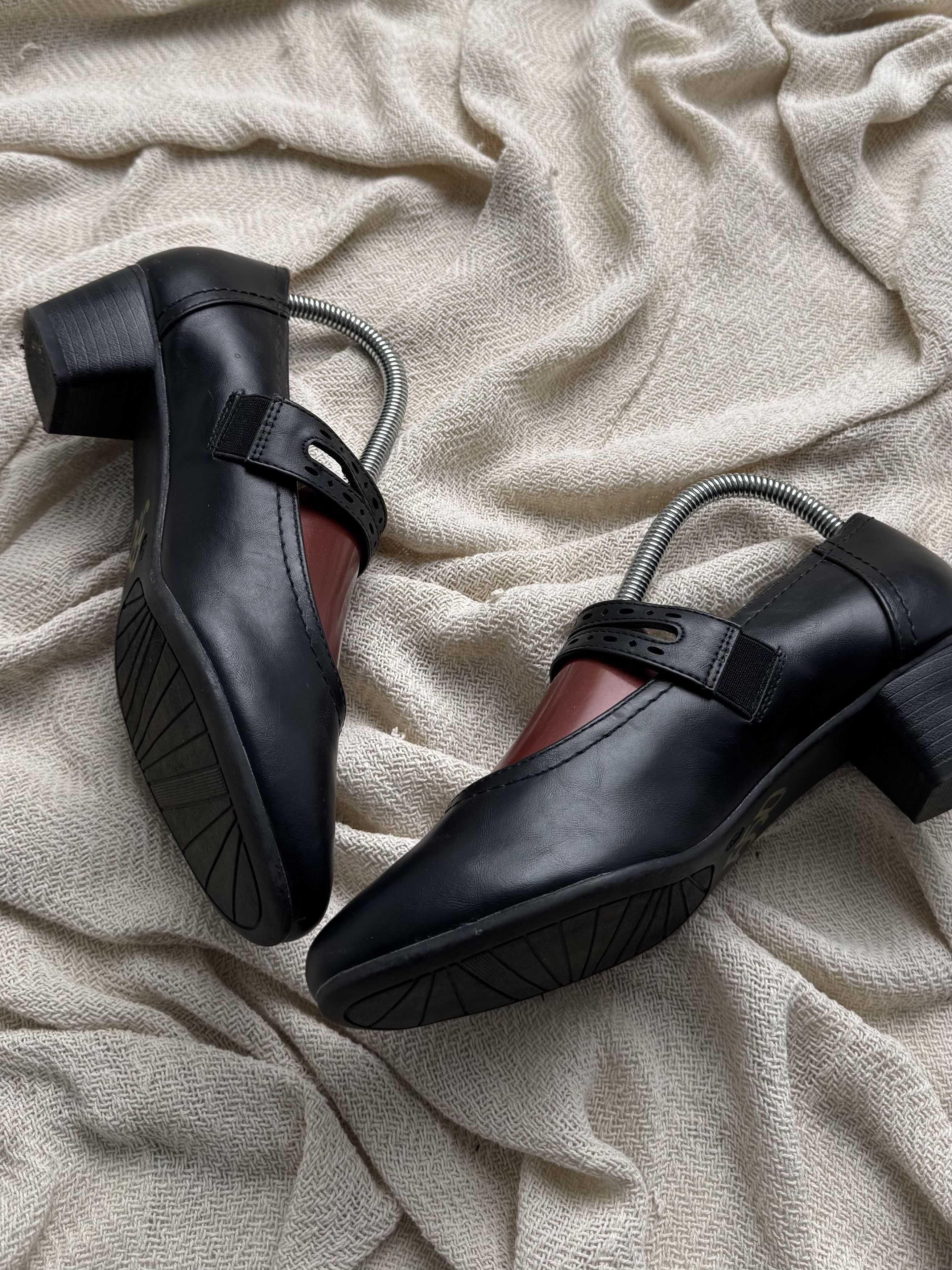 Vintage Vintage Leather Mary Jane Heels Block Heel Classic Shoes Size US 7.5 / IT 37.5 - 4 Thumbnail