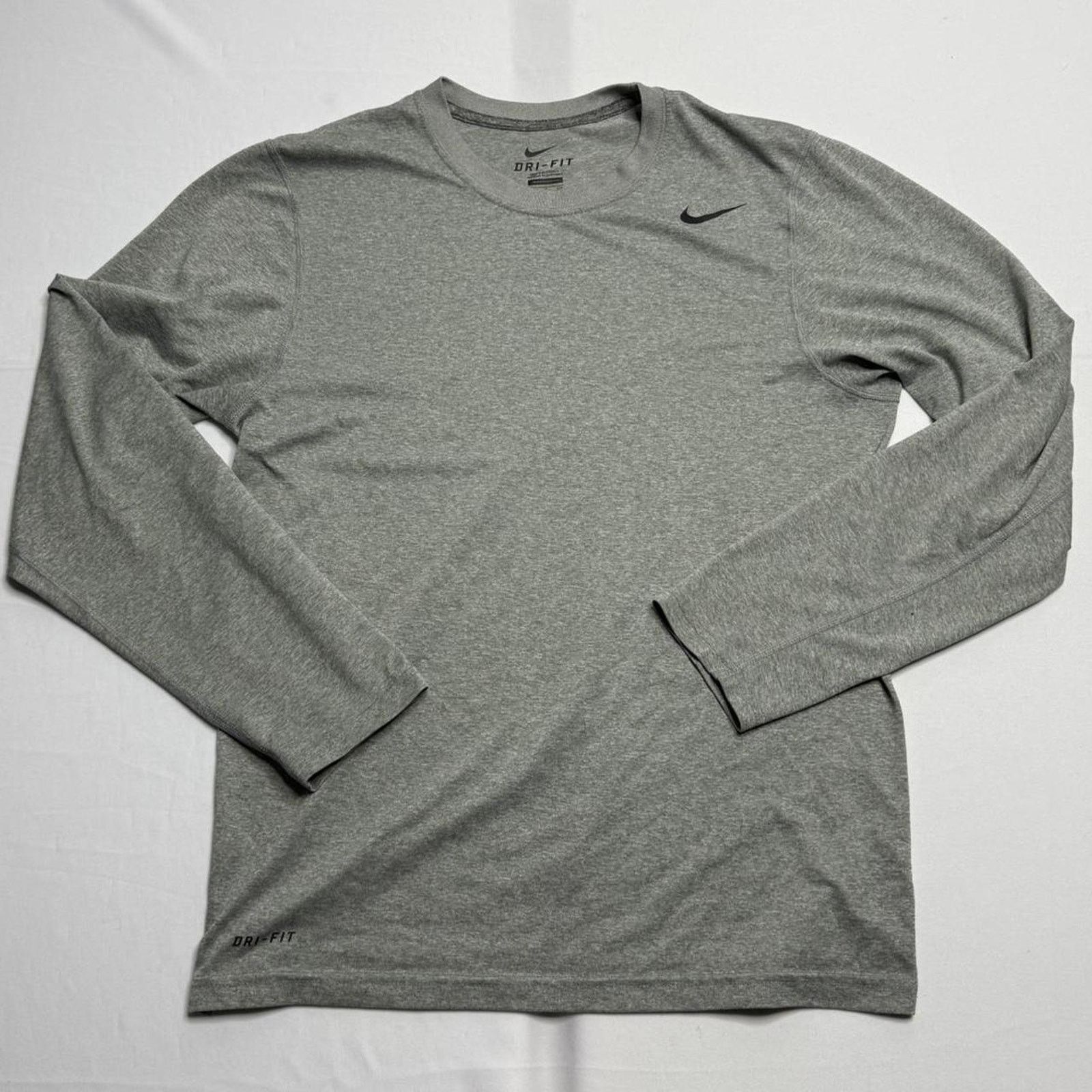 Nike Nike Dri-Fit Grey Long Sleeve Top Activewear Size Small Size US S / EU 44-46 / 1 - 1 Thumbnail