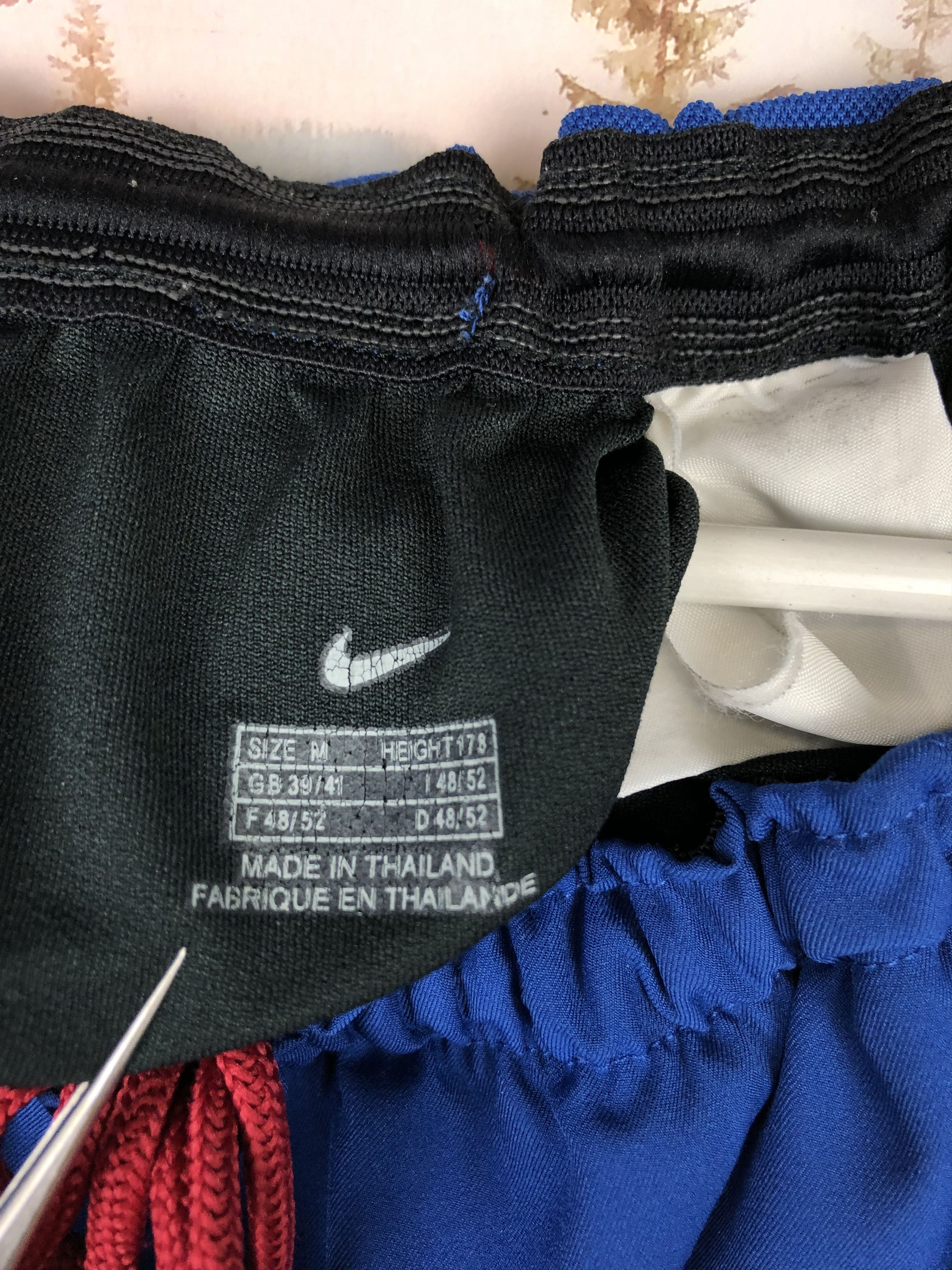 Nike Vintage Nike FC Barcelona Football Shorts Soccer Track M Size US 32 / EU 48 - 7 Thumbnail