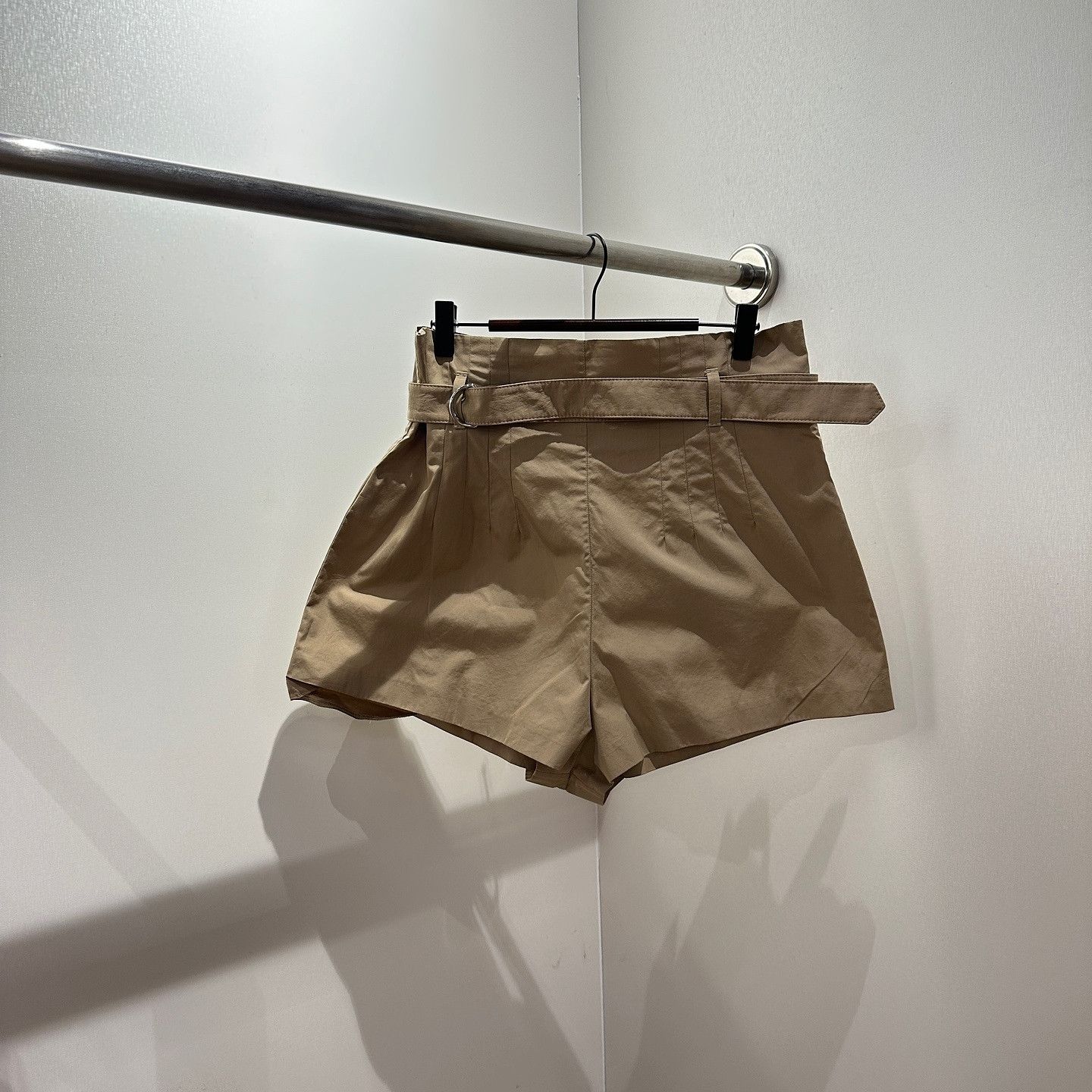 Prada Prada Beige Cotton Belted Shorts Size 40 Size 27" / US 4 / IT 40 - 1 Thumbnail