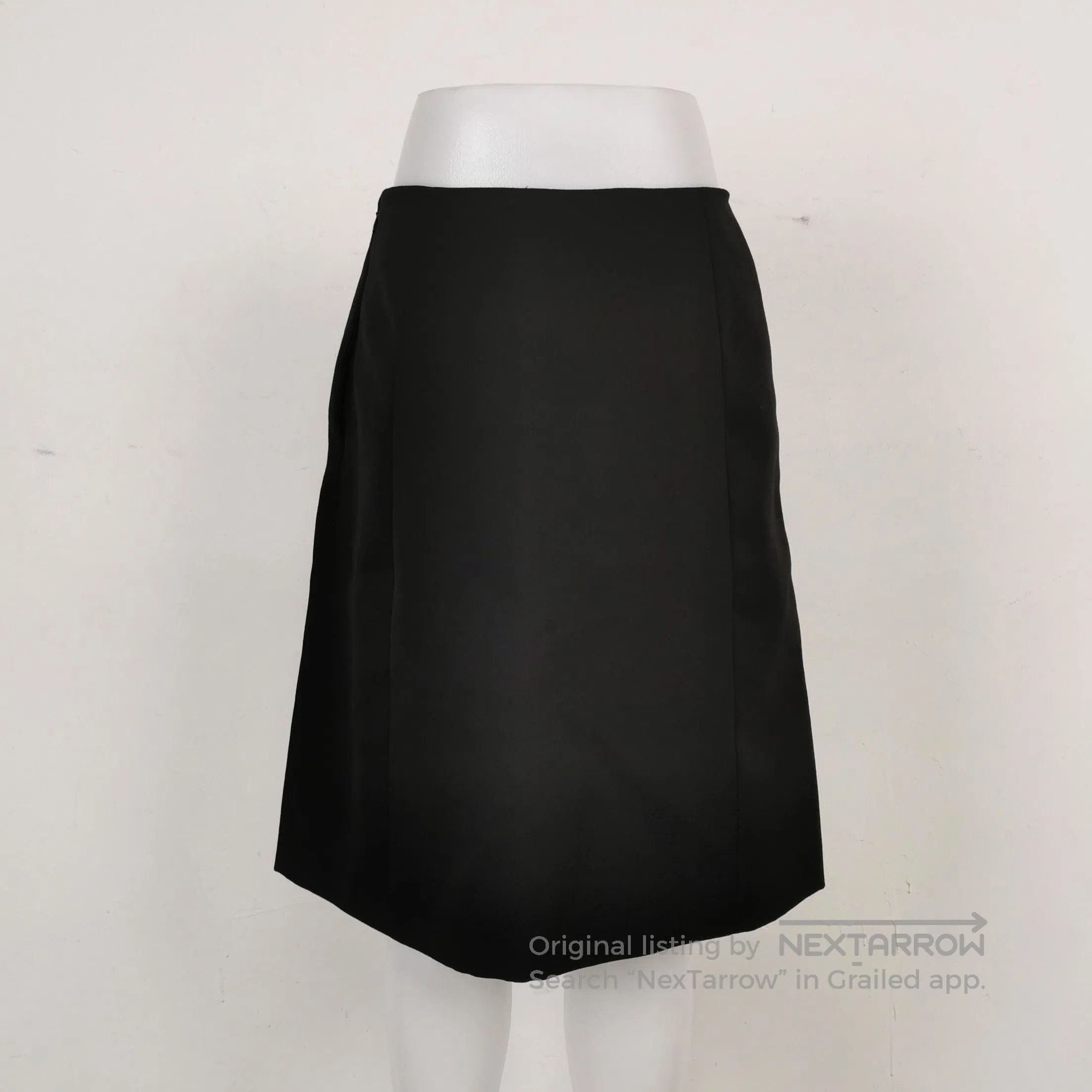 Prada Prada Classic Black Wool Midi Skirt . Size 37" - 2 Thumbnail
