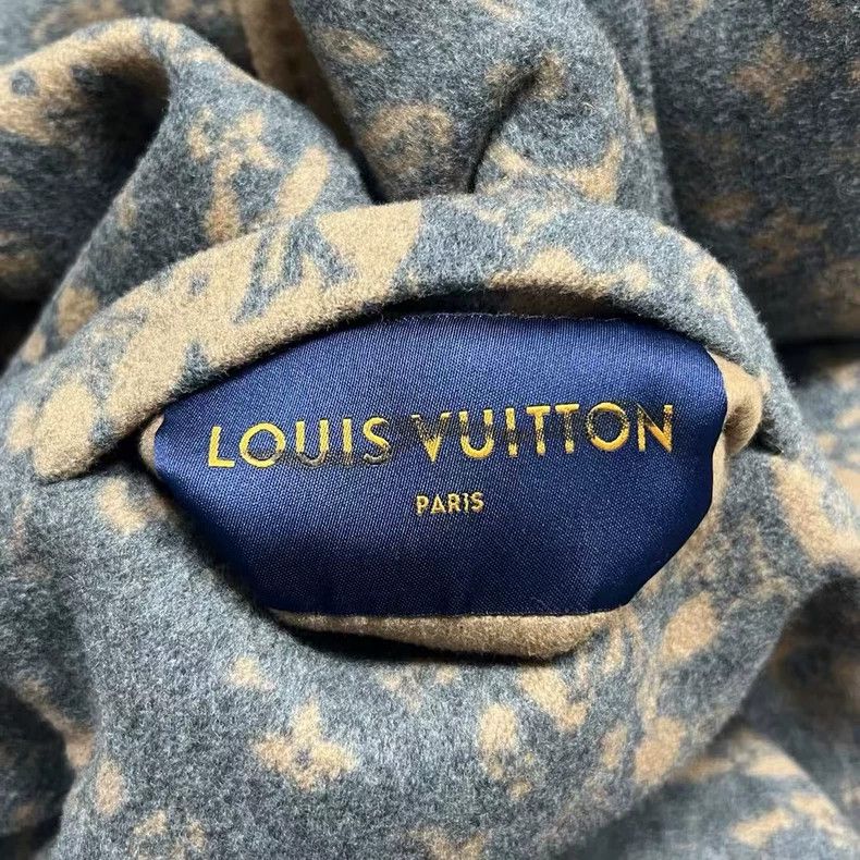 Louis Vuitton Louis Vuitton Camel reversible camouflage cashmere coat Size US L / EU 52-54 / 3 - 5 Thumbnail