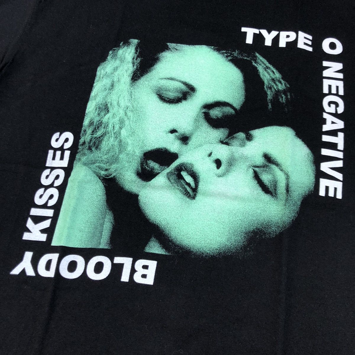 Band Tees Boot Bloody Kisses T.O.N Tshirt Size US XL / EU 56 / 4 - 2 Thumbnail