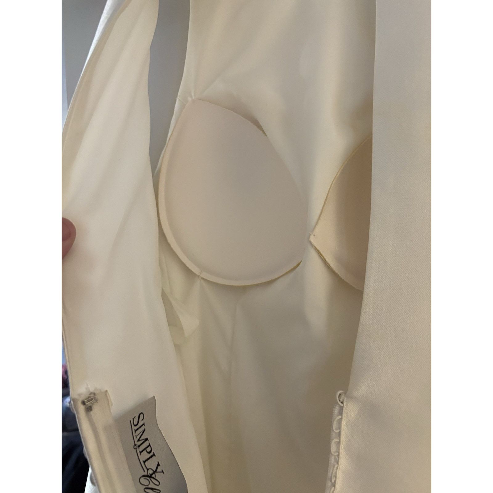 & Other Stories Simply Classic Wedding Dress Size 10 - Brilliant Bridal Size L / US 10 / IT 46 - 9 Thumbnail