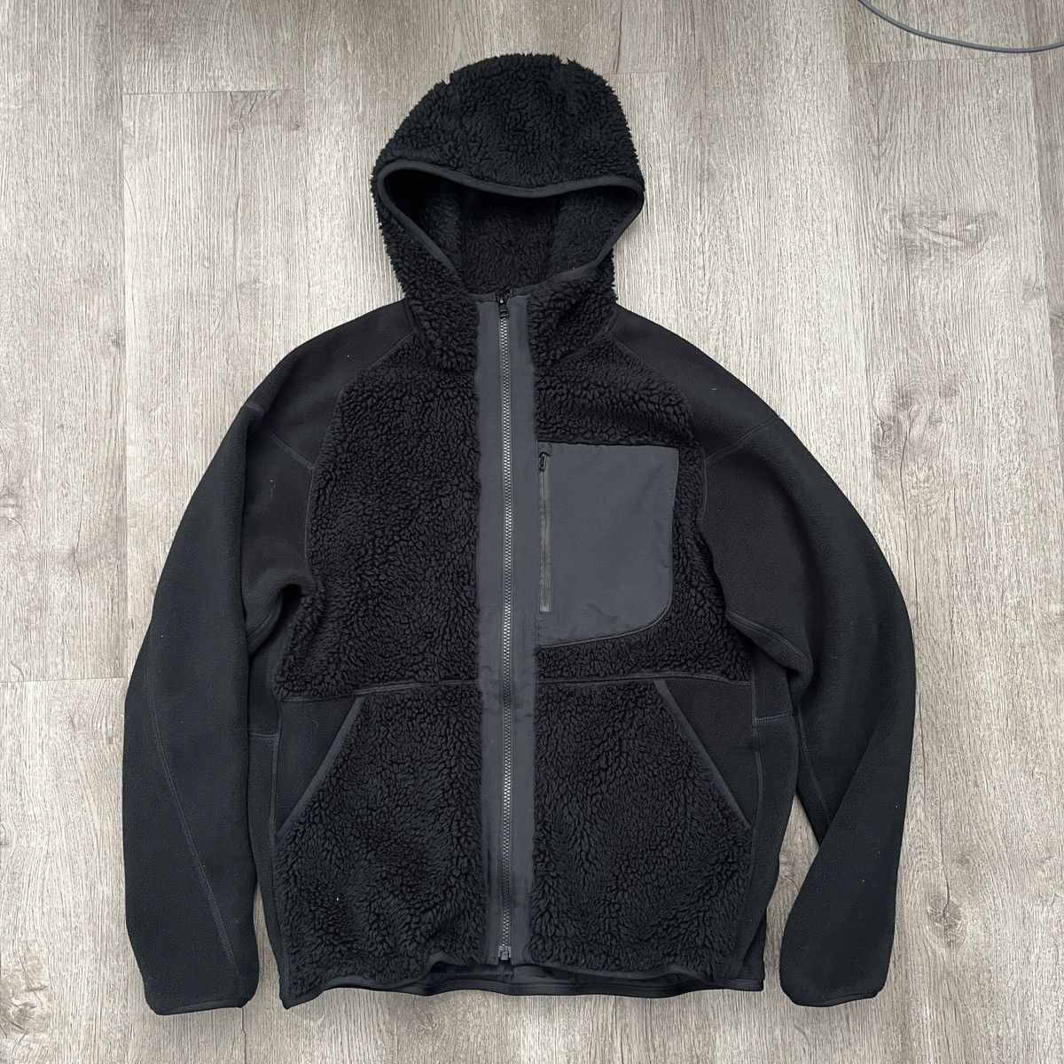 Uniqlo Uniqlo White Mountaineering Fleece Hoodie Size US S / EU 44-46 / 1 - 1 Thumbnail
