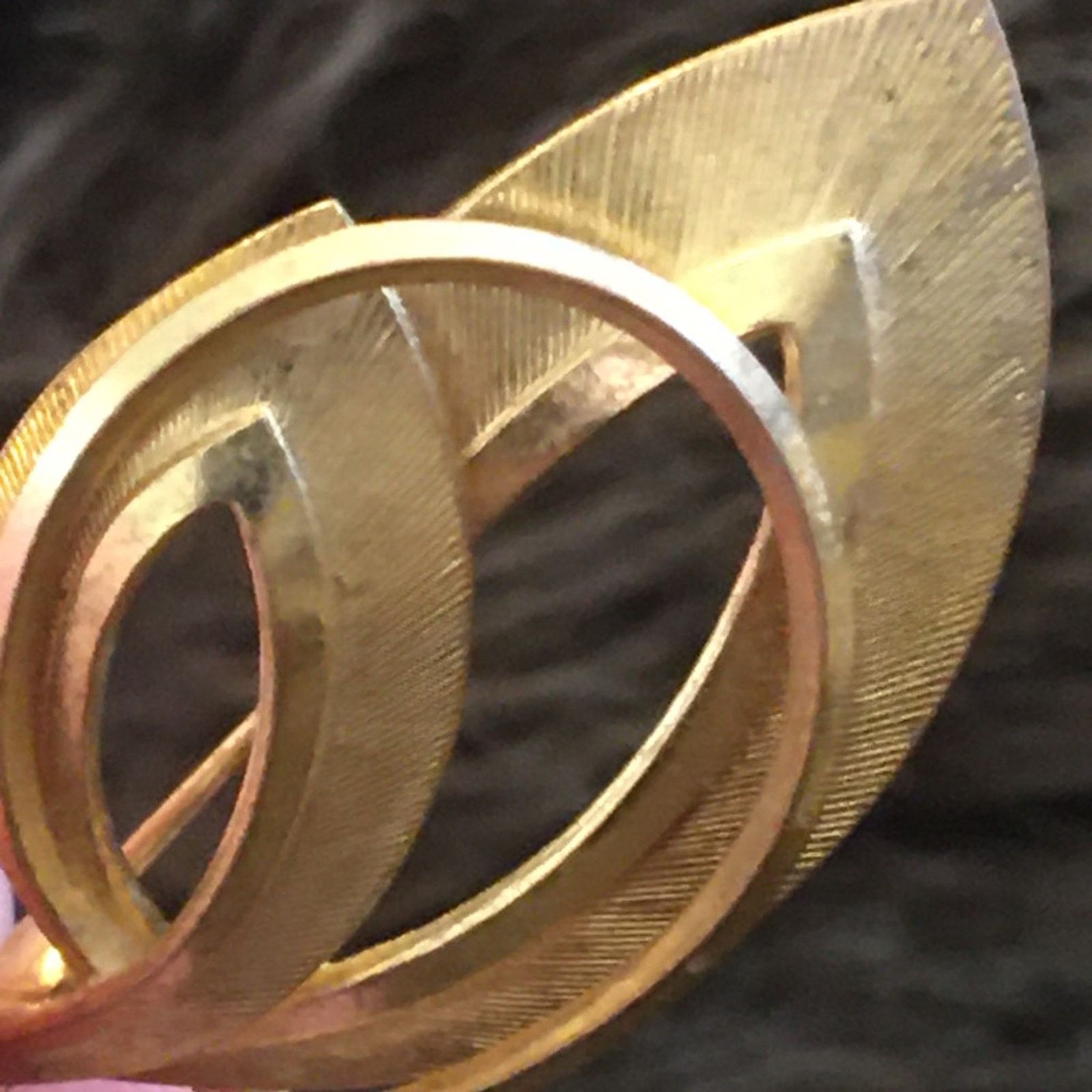Vintage Vintage Germany gold plated swirl design brooch Size ONE SIZE - 8 Thumbnail