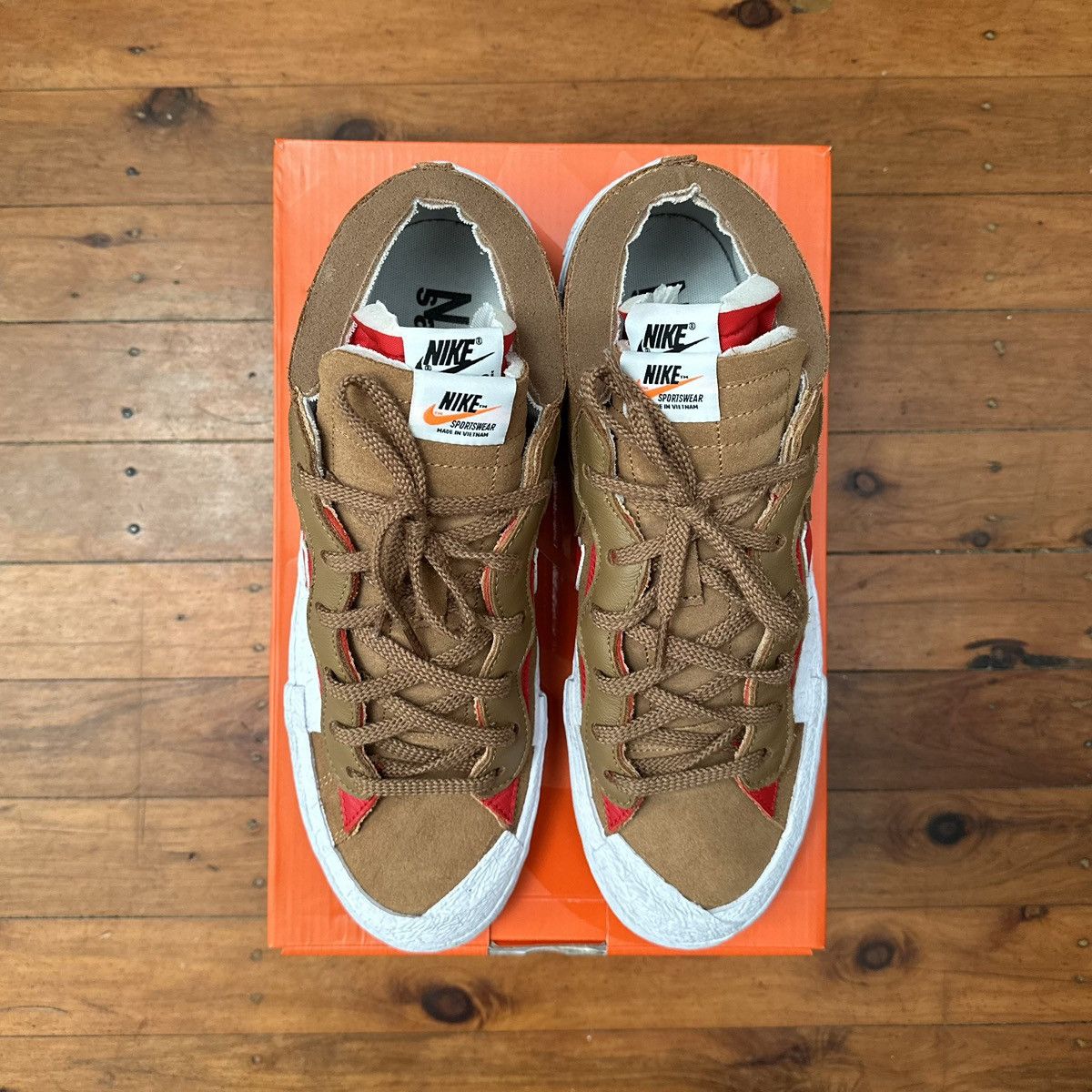 Nike × Sacai Nike Blazer Low Sacai Tan White Red Size 11 Size US 11 / EU 44 - 2 Thumbnail
