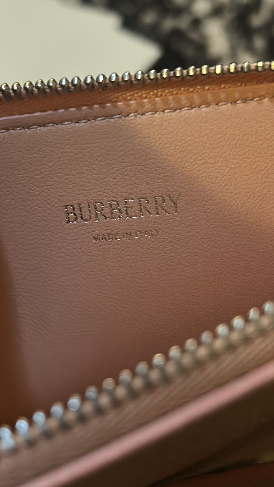 Burberry Burberry Mini Chess Pouch Grainy Bull Leather Bag Blush Size ONE SIZE - 3 Thumbnail