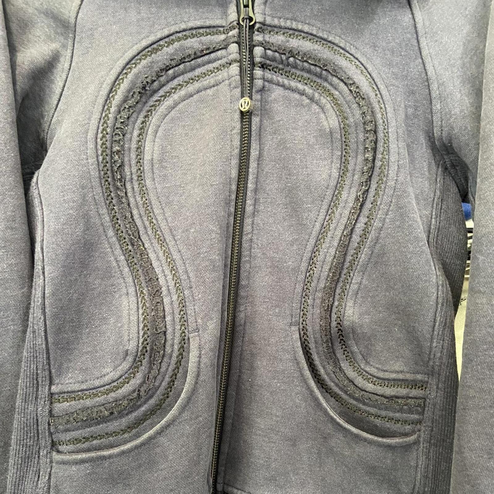 Lululemon lululemon womans navy zip up fleece neck jacket size 4 Size S / US 4 / IT 40 - 2 Thumbnail