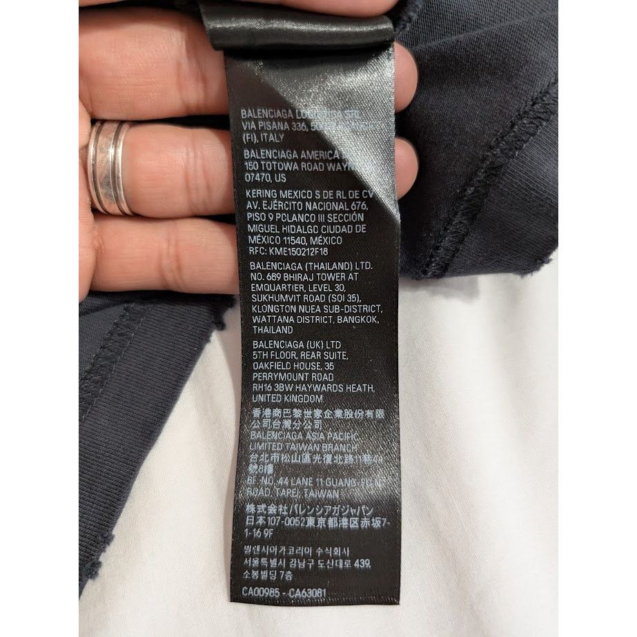 Balenciaga o1rshd1 Long Sleeve T-Shirt in Black Size US S / EU 44-46 / 1 - 21 Thumbnail