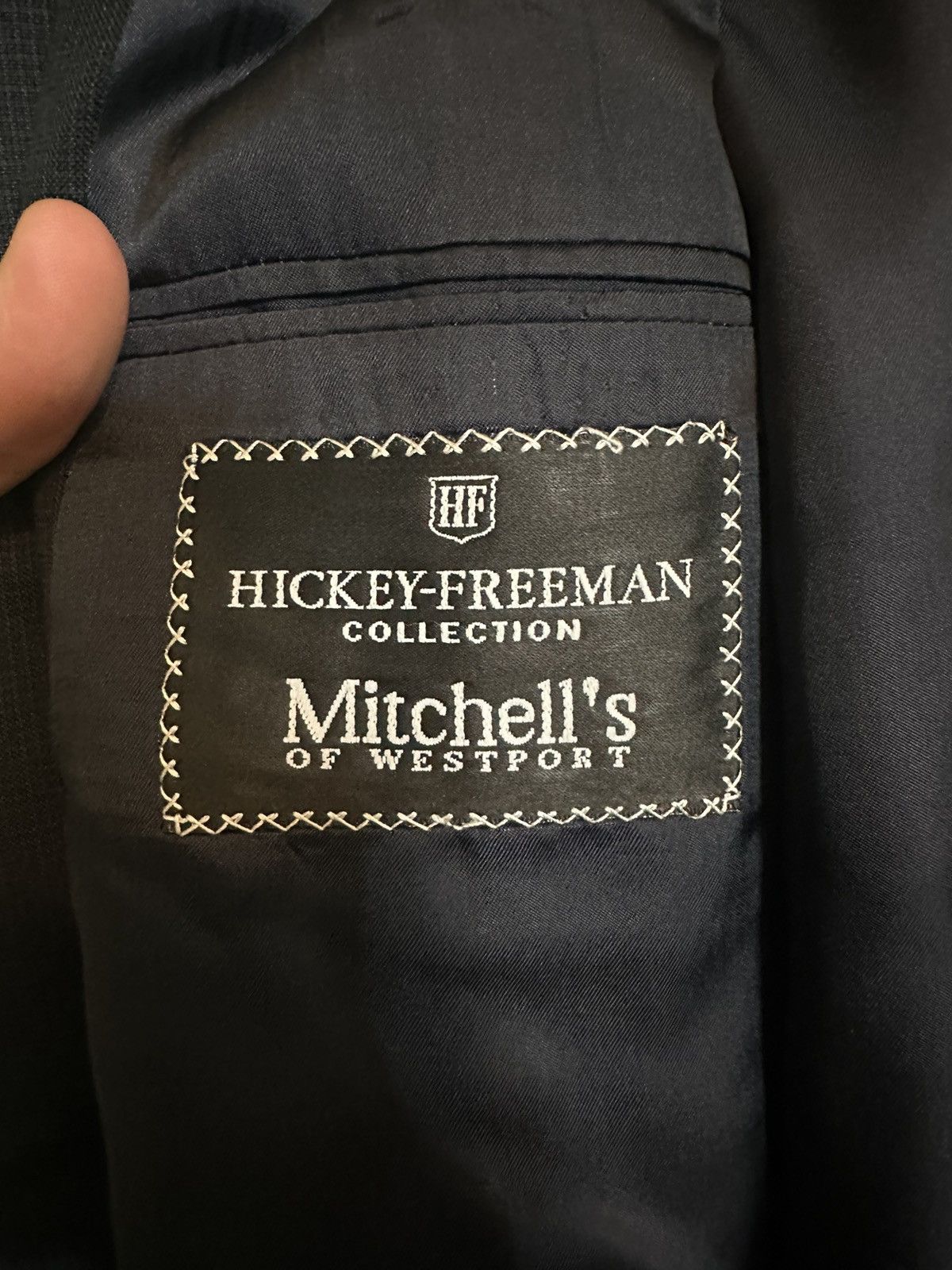 Hickey Freeman × Loro Piana Super 120s Tasmanian wool navy blue blazer Size 46L - 9 Thumbnail